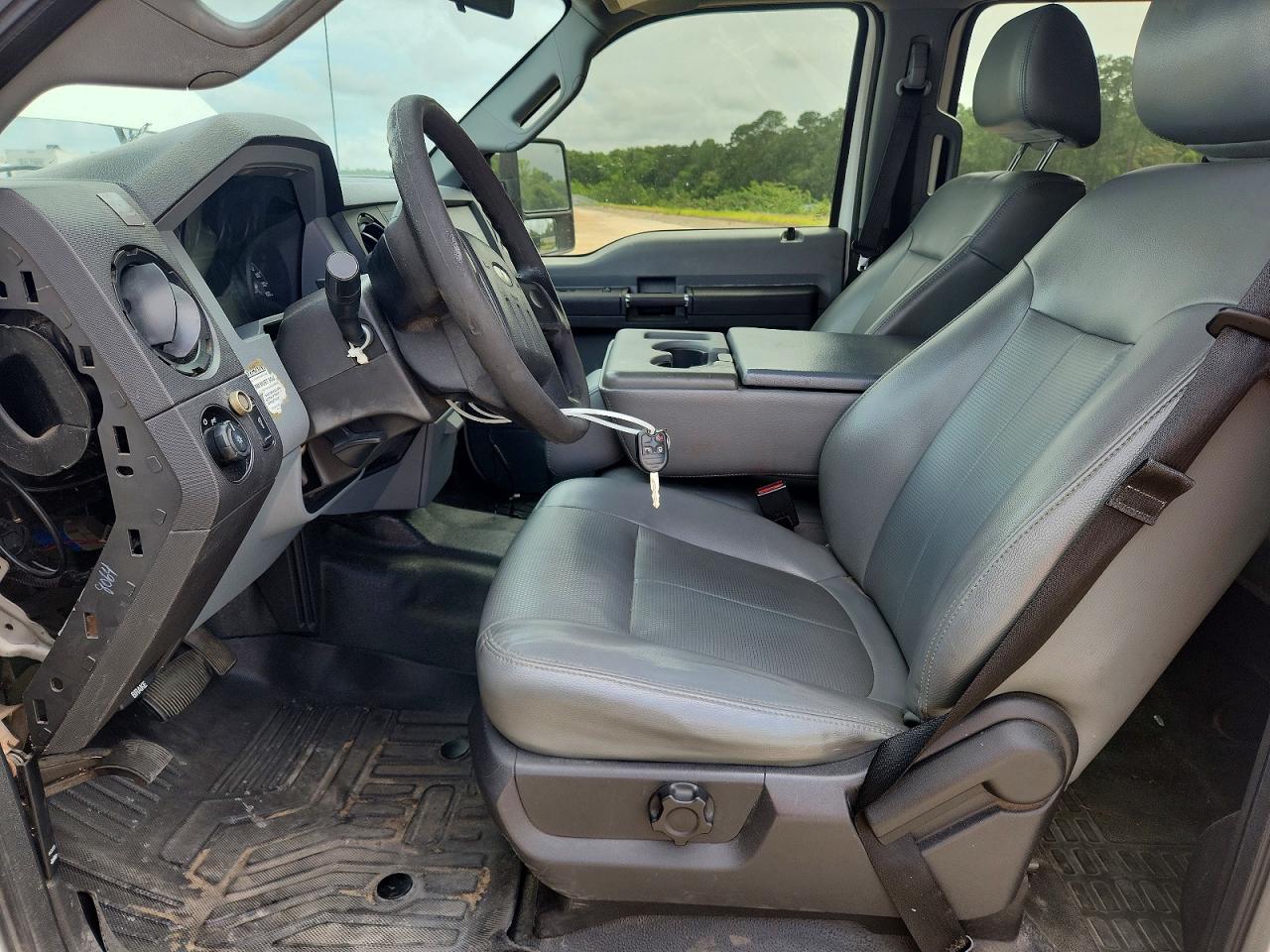 2012 Ford F350 Super Duty White vin: 1FT8W3BT1CEC67701