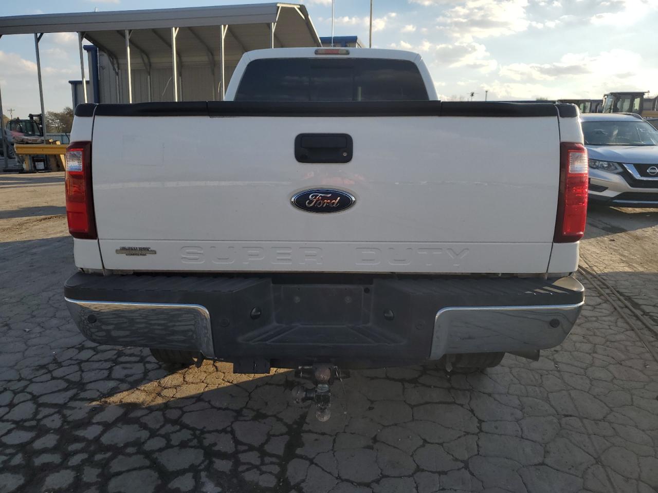 2011 Ford F350 Super Duty White vin: 1FT8W3BT2BEA04115