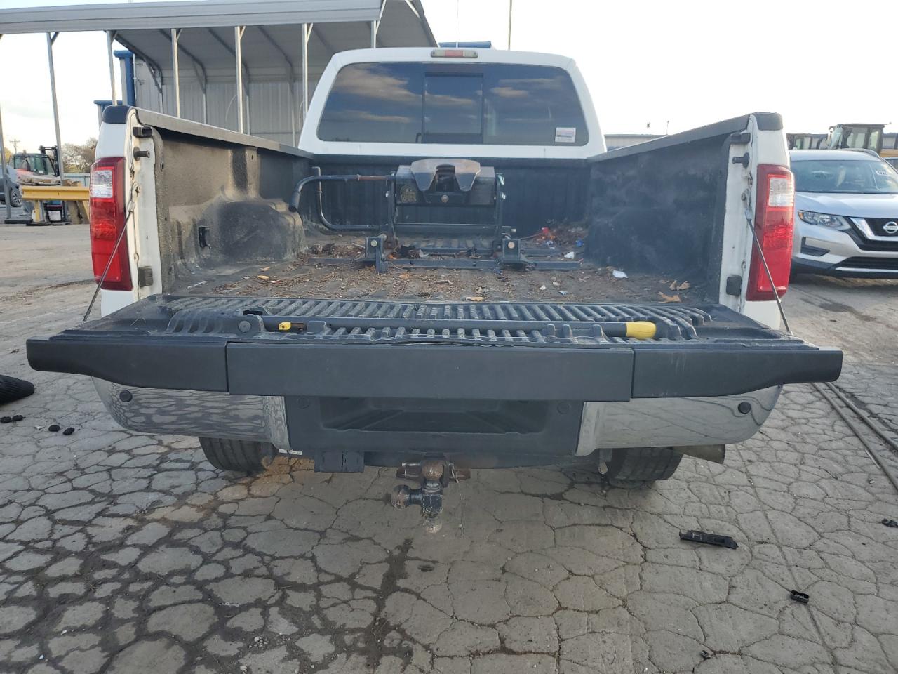 2011 Ford F350 Super Duty White vin: 1FT8W3BT2BEA04115