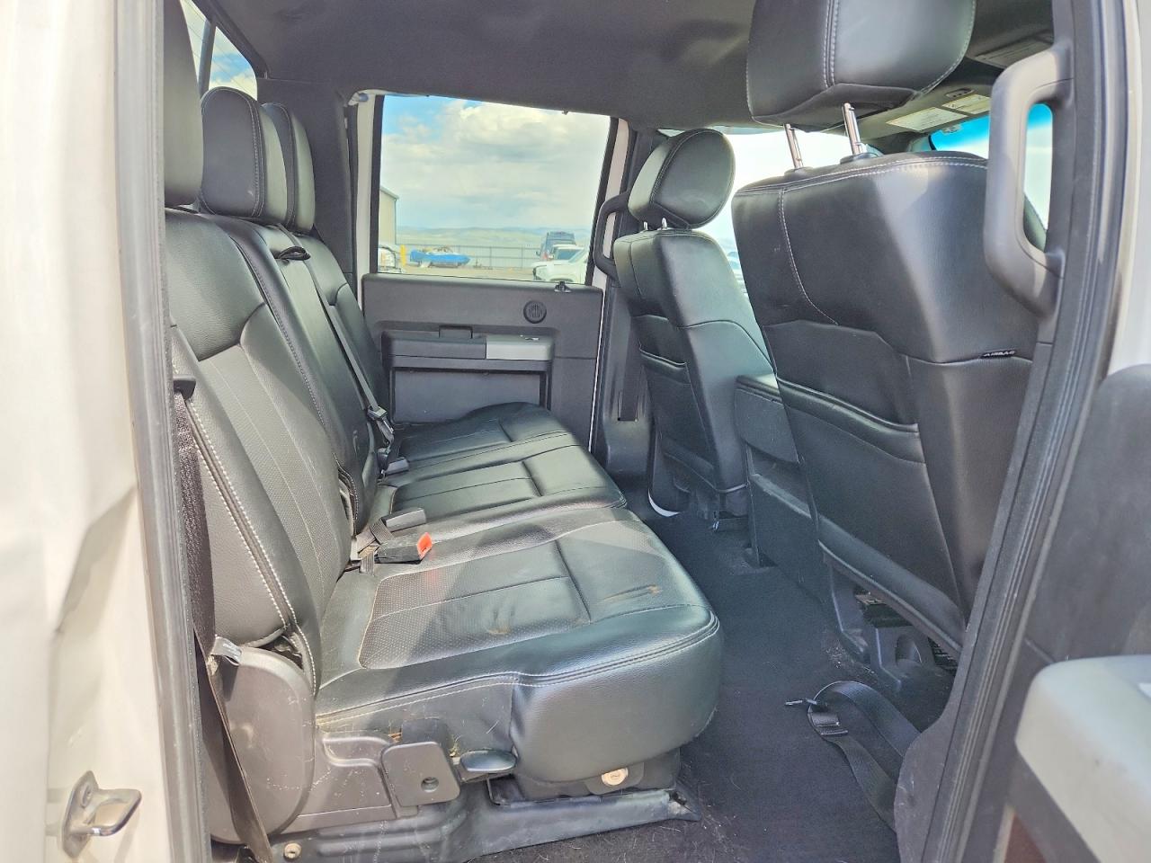 2015 Ford F350 Super Duty White vin: 1FT8W3BT2FEA23334