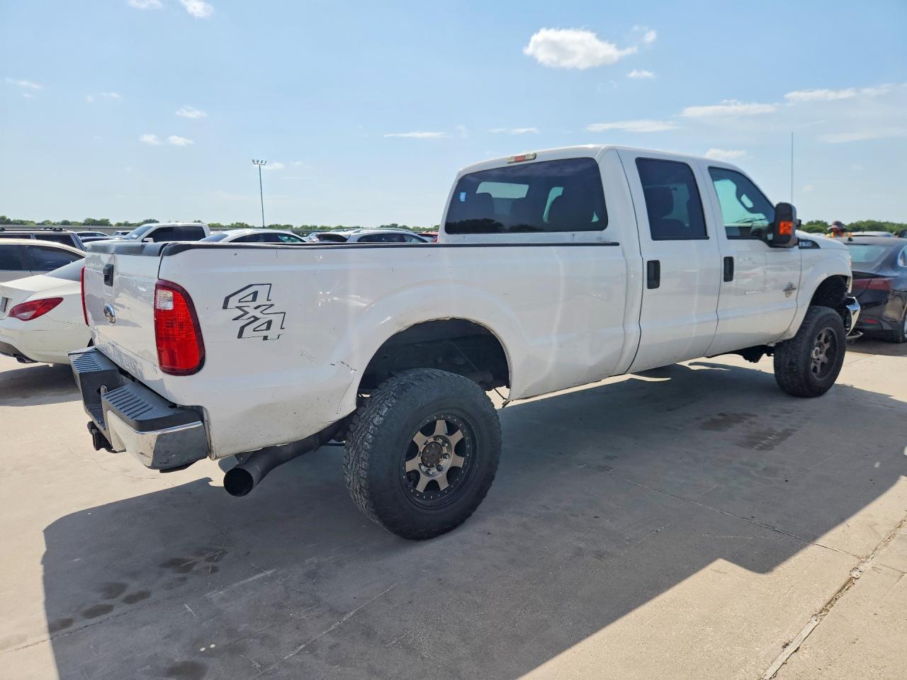 2015 Ford F350 Super Duty Белый vin: 1FT8W3BT2FEA41641