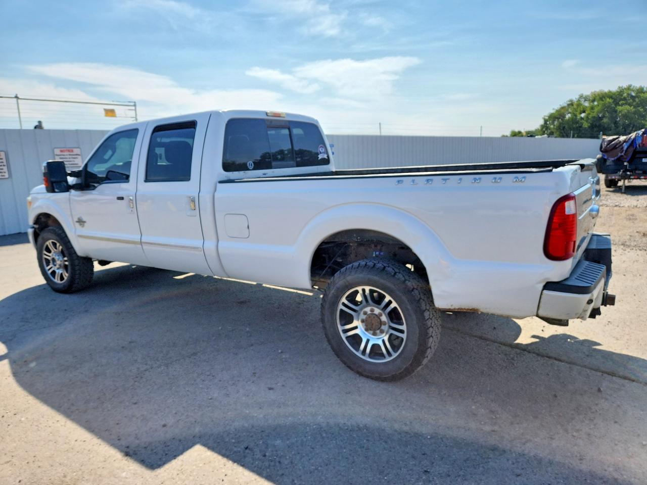 2015 Ford F350 Super Duty White vin: 1FT8W3BT2FEA87504
