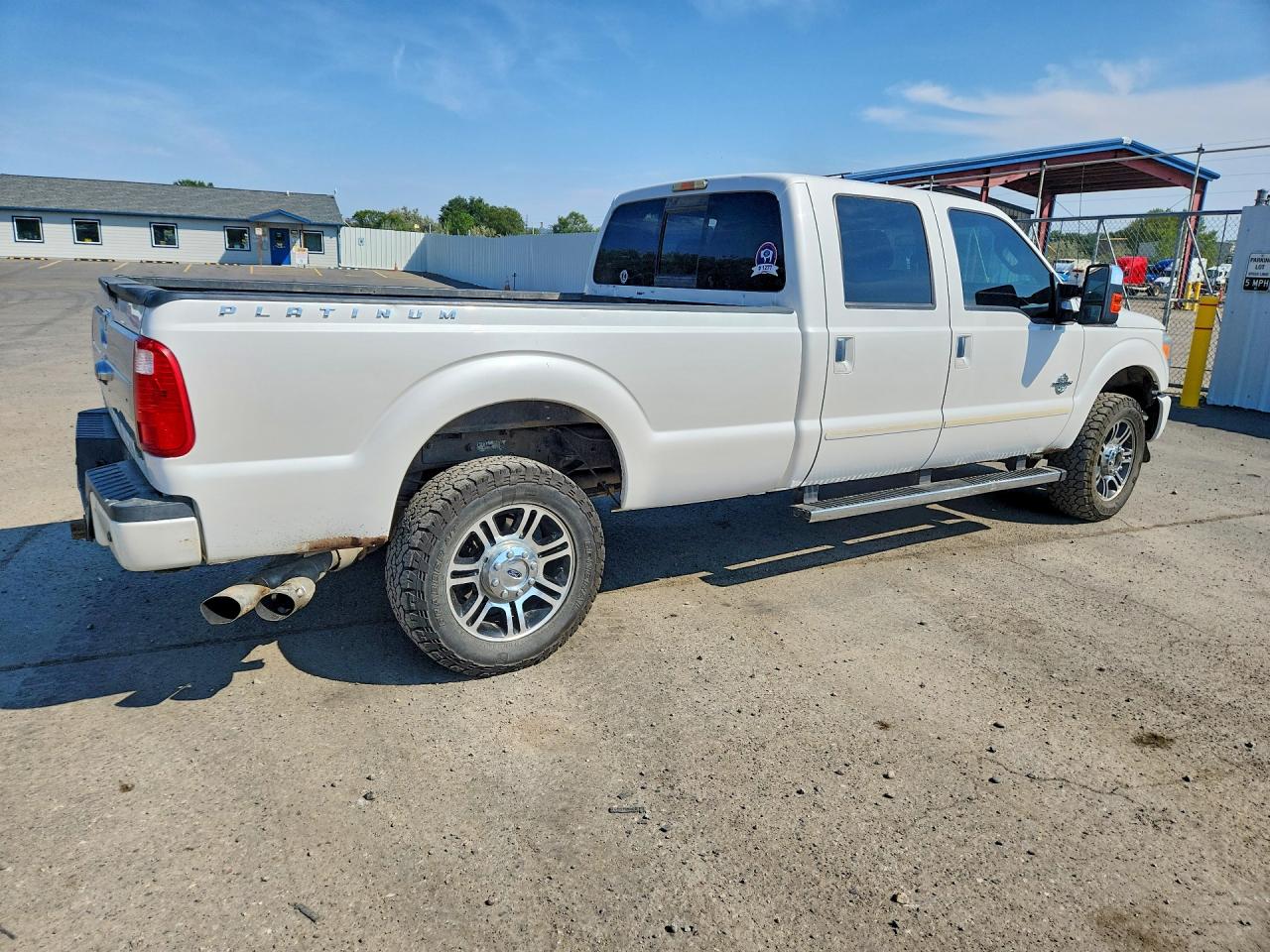2015 Ford F350 Super Duty White vin: 1FT8W3BT2FEA87504