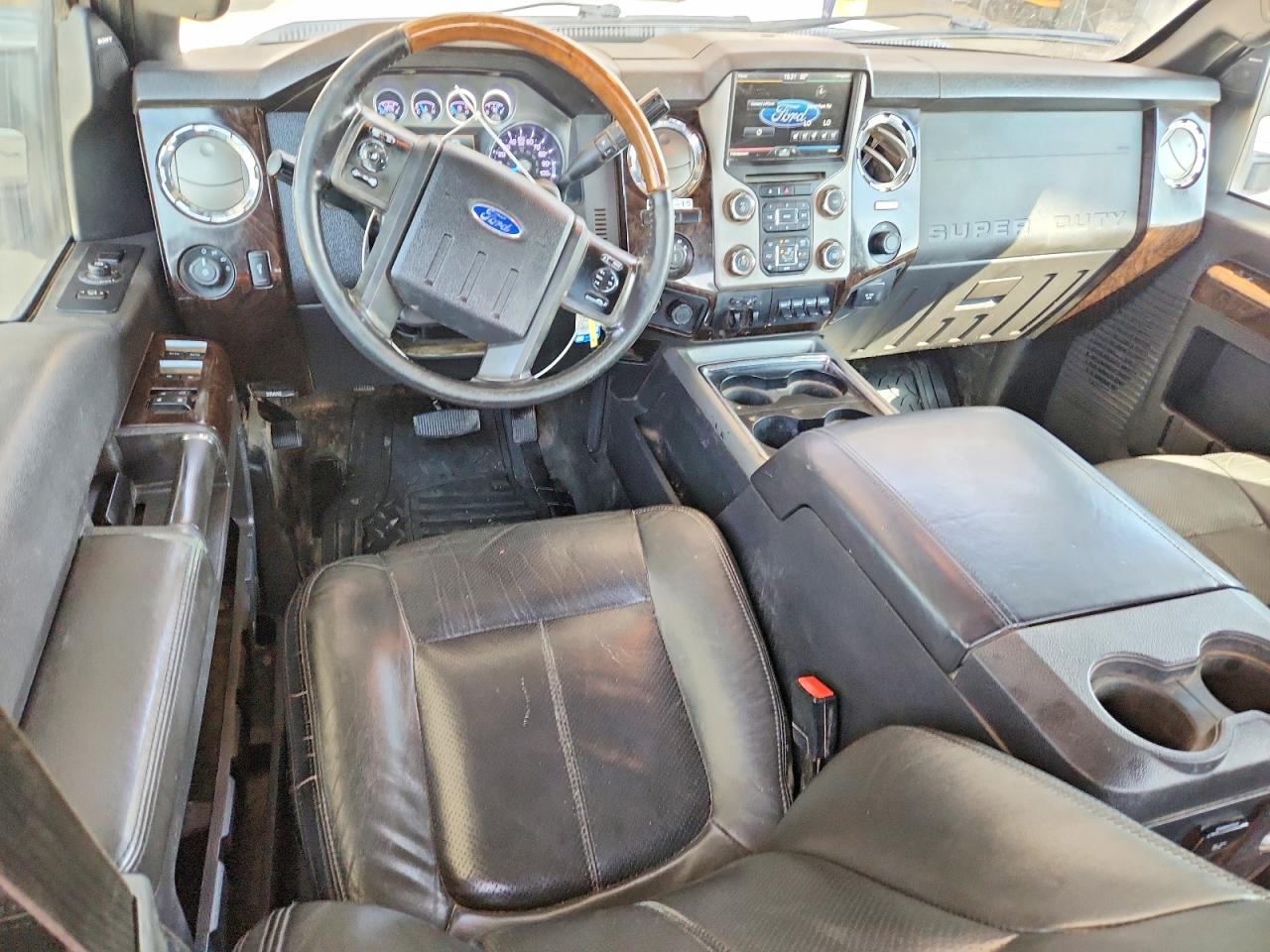 2015 Ford F350 Super Duty White vin: 1FT8W3BT2FEA87504
