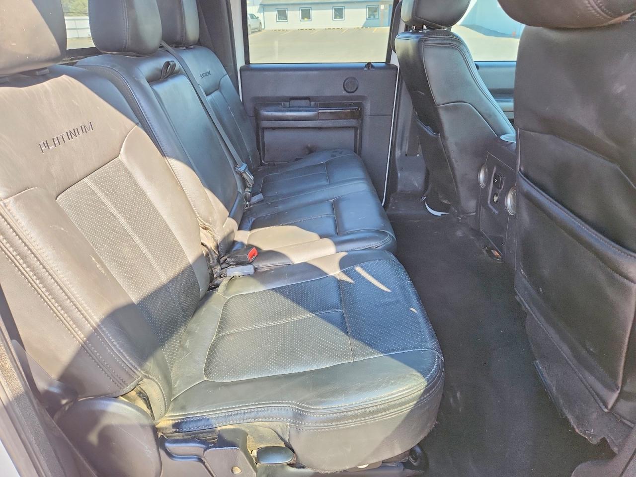 2015 Ford F350 Super Duty White vin: 1FT8W3BT2FEA87504