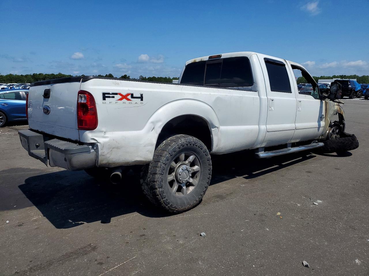 2011 Ford F350 Super Duty White vin: 1FT8W3BT3BEB72085