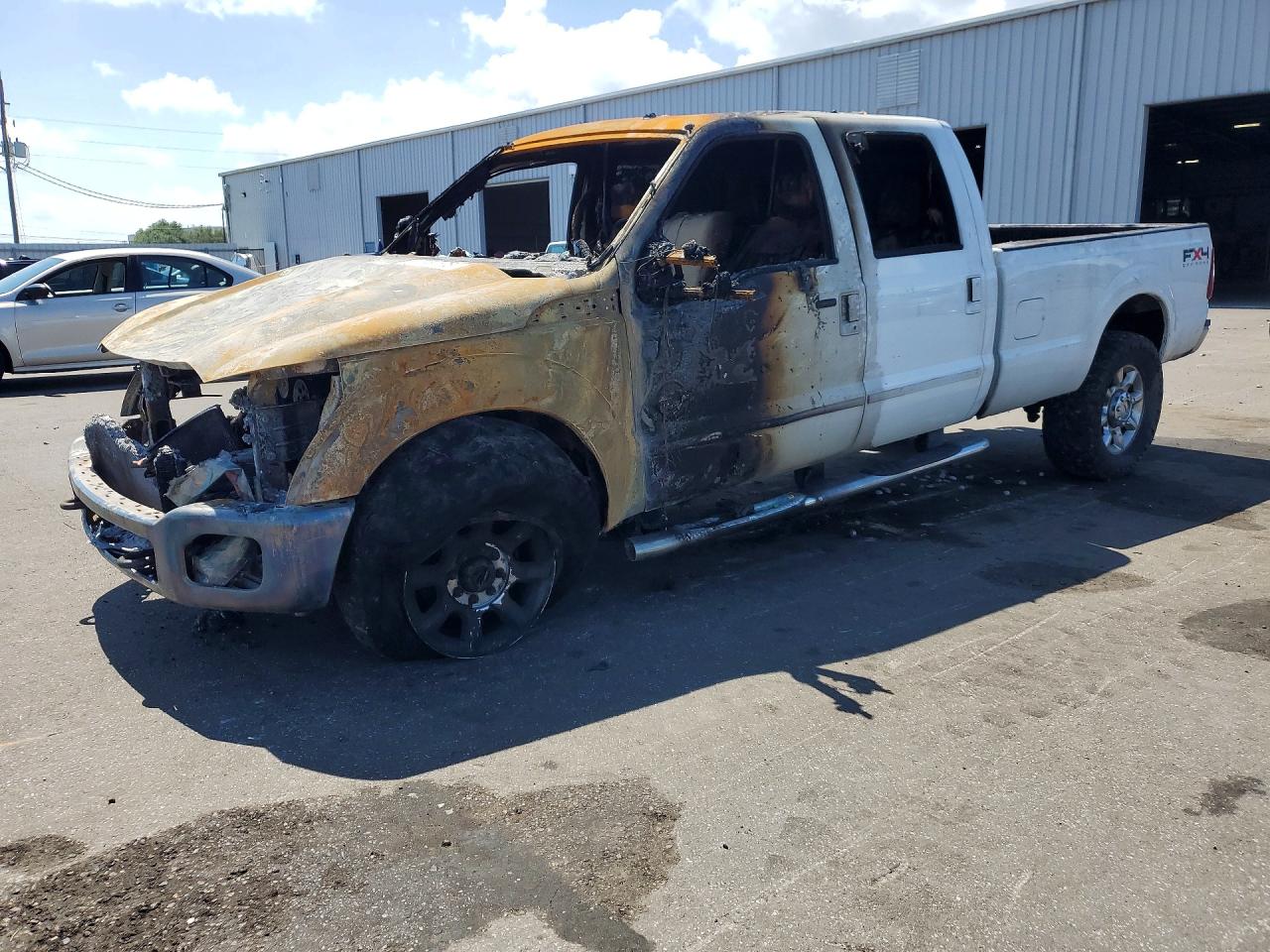 2011 Ford F350 Super Duty White vin: 1FT8W3BT3BEB72085