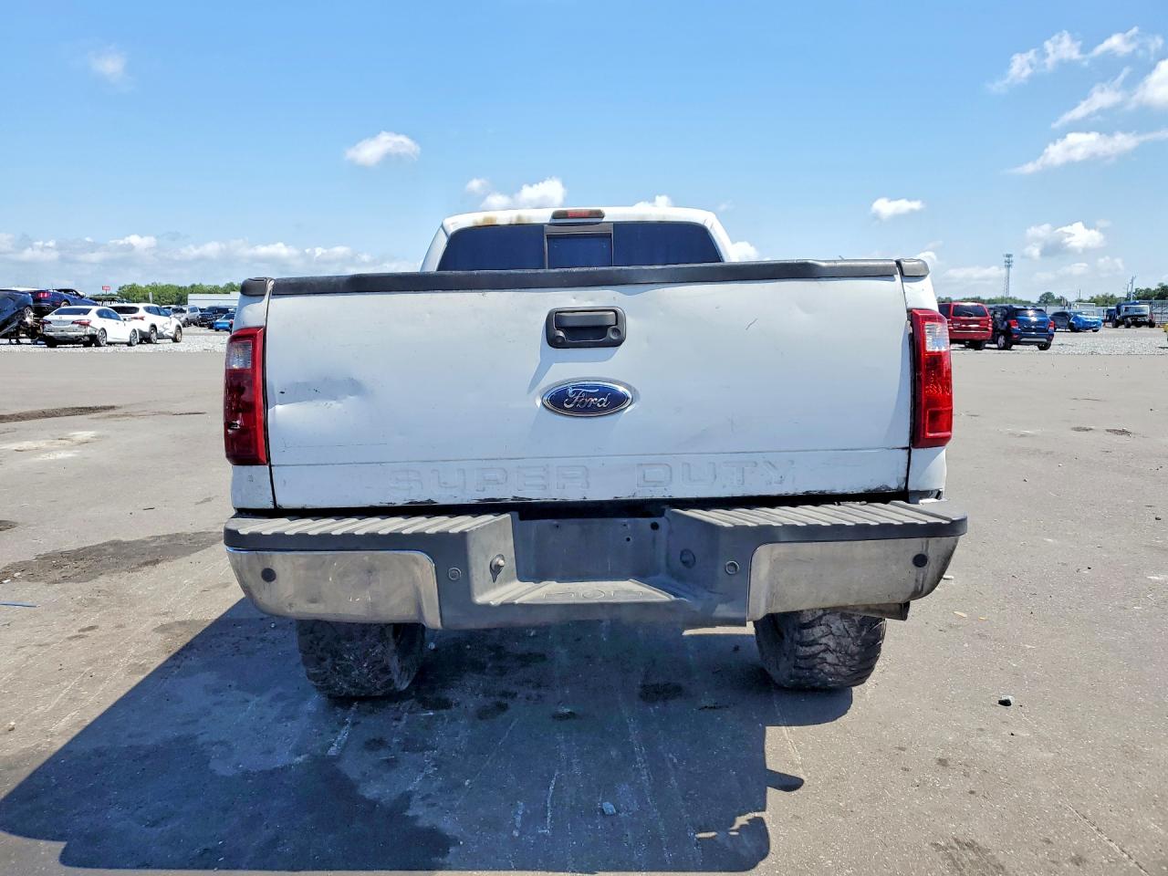 2011 Ford F350 Super Duty White vin: 1FT8W3BT3BEB72085