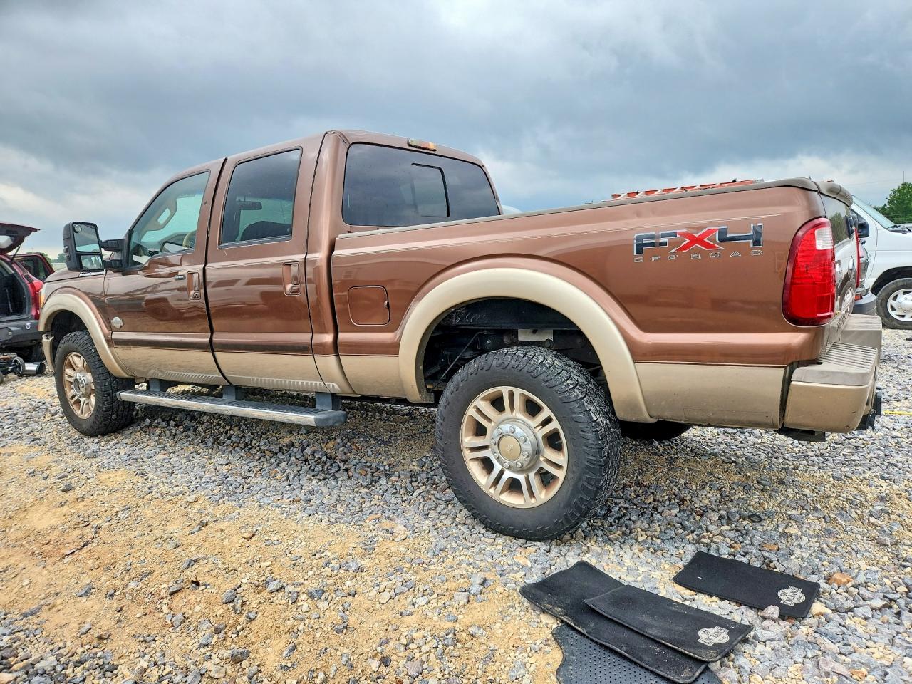 2011 Ford F350 Super Duty Brown vin: 1FT8W3BT3BEC00371