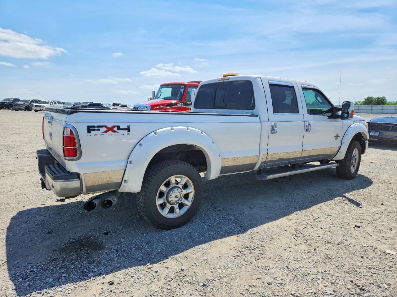 2011 Ford F350 Super Duty White vin: 1FT8W3BT3BEC16117