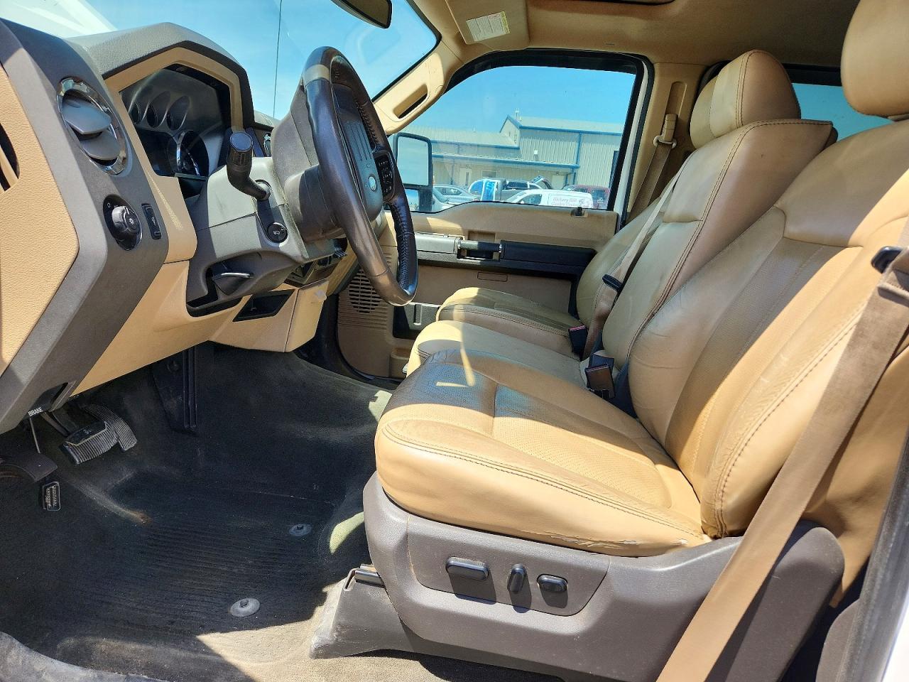 2011 Ford F350 Super Duty White vin: 1FT8W3BT3BEC16117