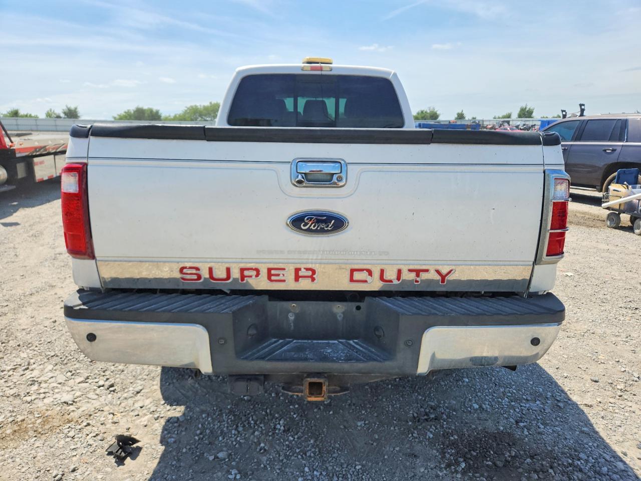 2011 Ford F350 Super Duty White vin: 1FT8W3BT3BEC16117