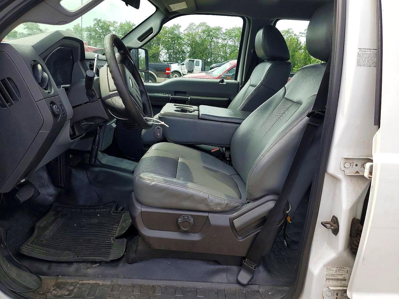 2016 Ford F350 Super Duty White vin: 1FT8W3BT4GEC59470