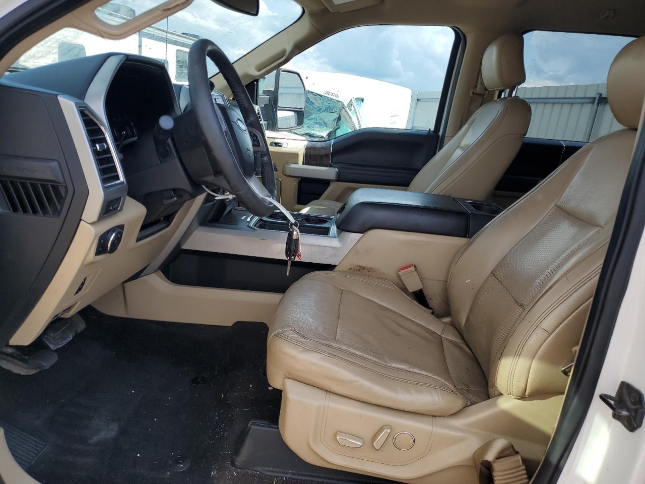 2018 Ford F350 Super Duty White vin: 1FT8W3BT4JEC45835