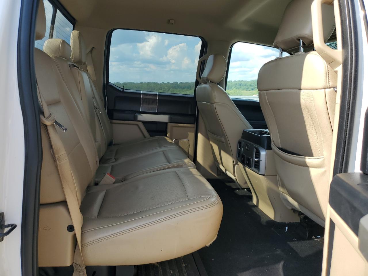 2018 Ford F350 Super Duty White vin: 1FT8W3BT4JEC45835
