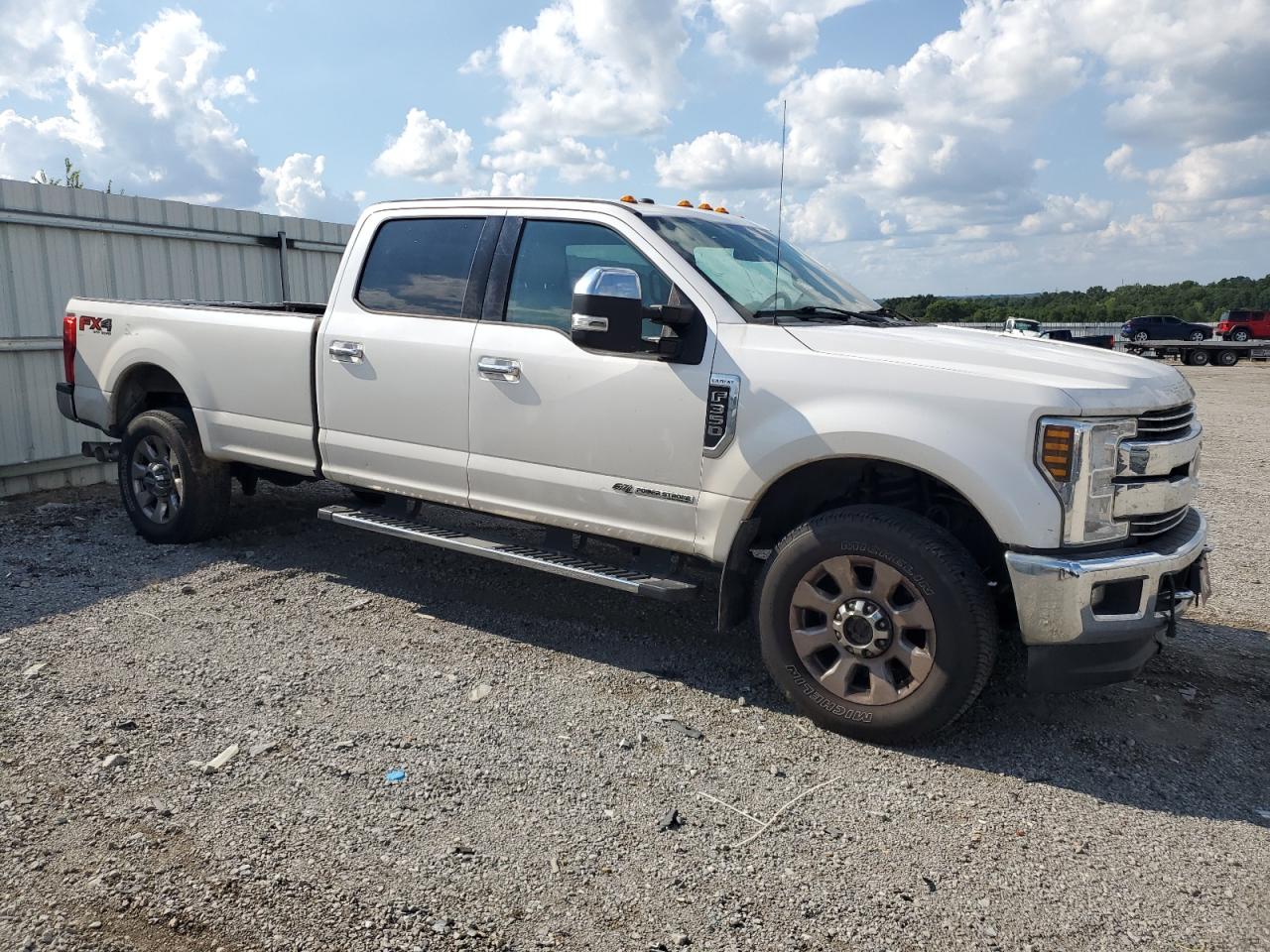 2018 Ford F350 Super Duty White vin: 1FT8W3BT4JEC45835