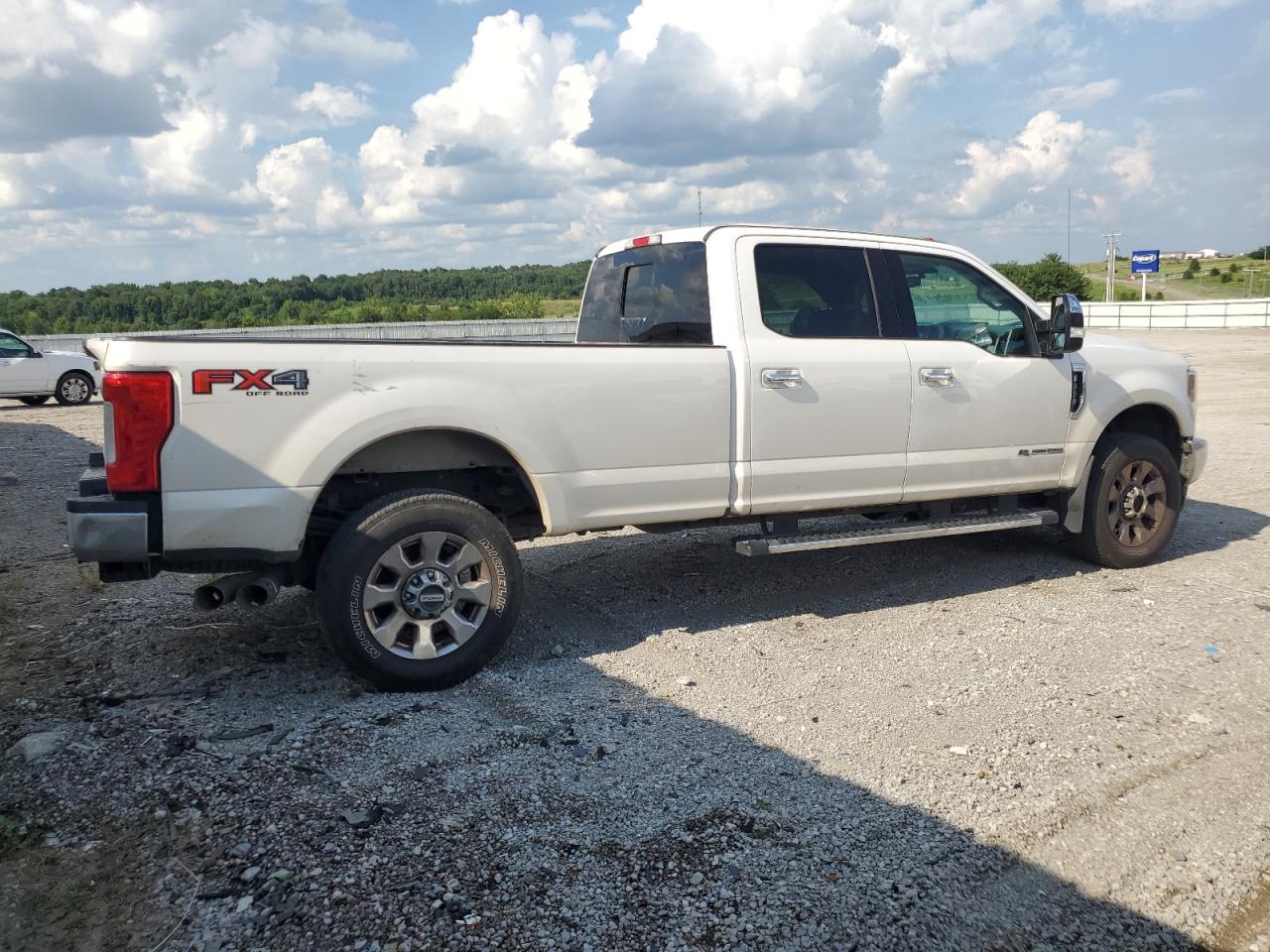 2018 Ford F350 Super Duty White vin: 1FT8W3BT4JEC45835