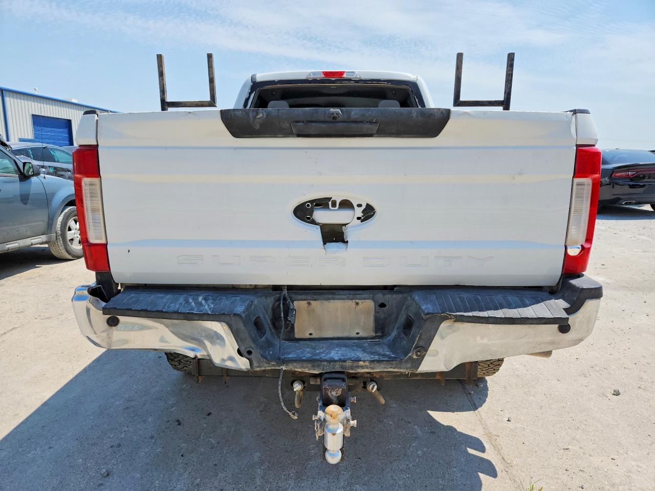 2014 Ford F350 Super Duty White vin: 1FT8W3BT6HED50287