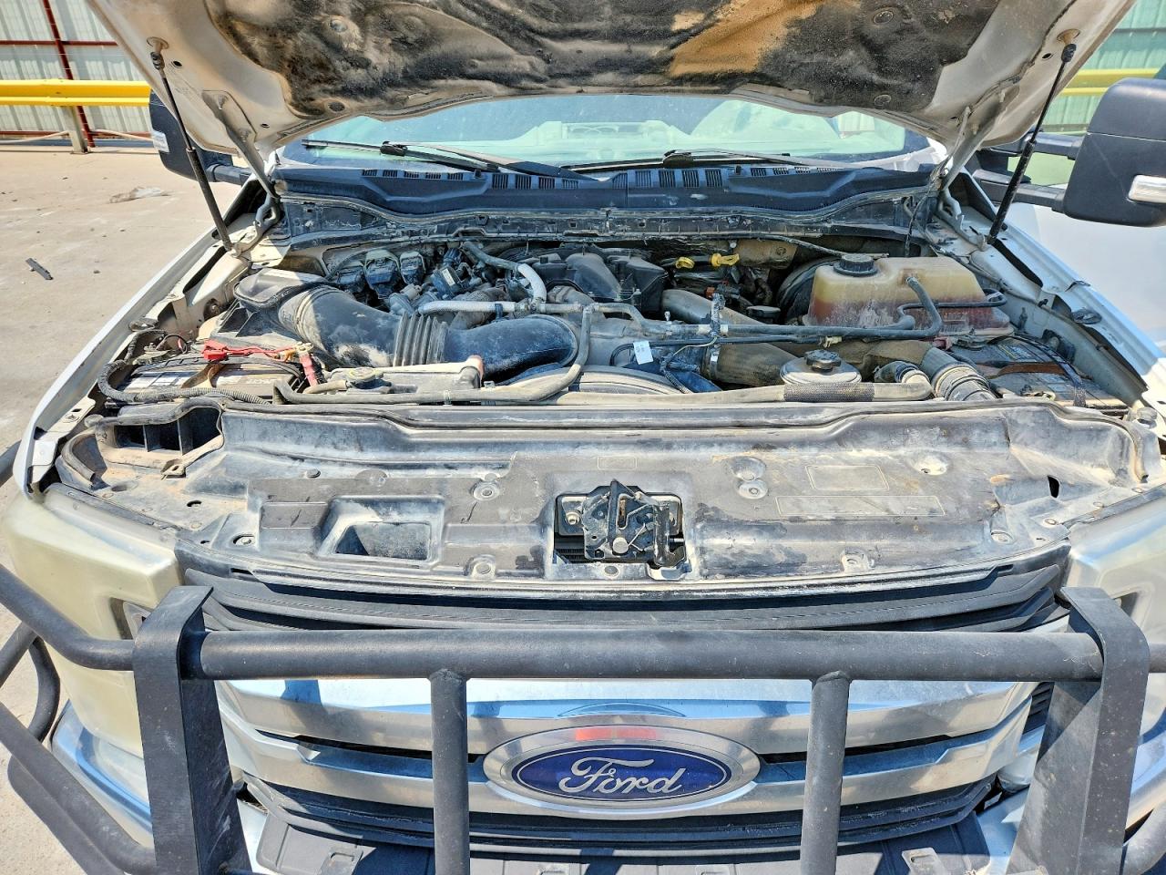 2014 Ford F350 Super Duty White vin: 1FT8W3BT6HED50287