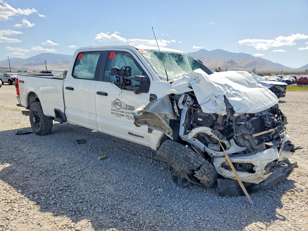 2024 Ford F350 Super Duty White vin: 1FT8W3BT6REC17269
