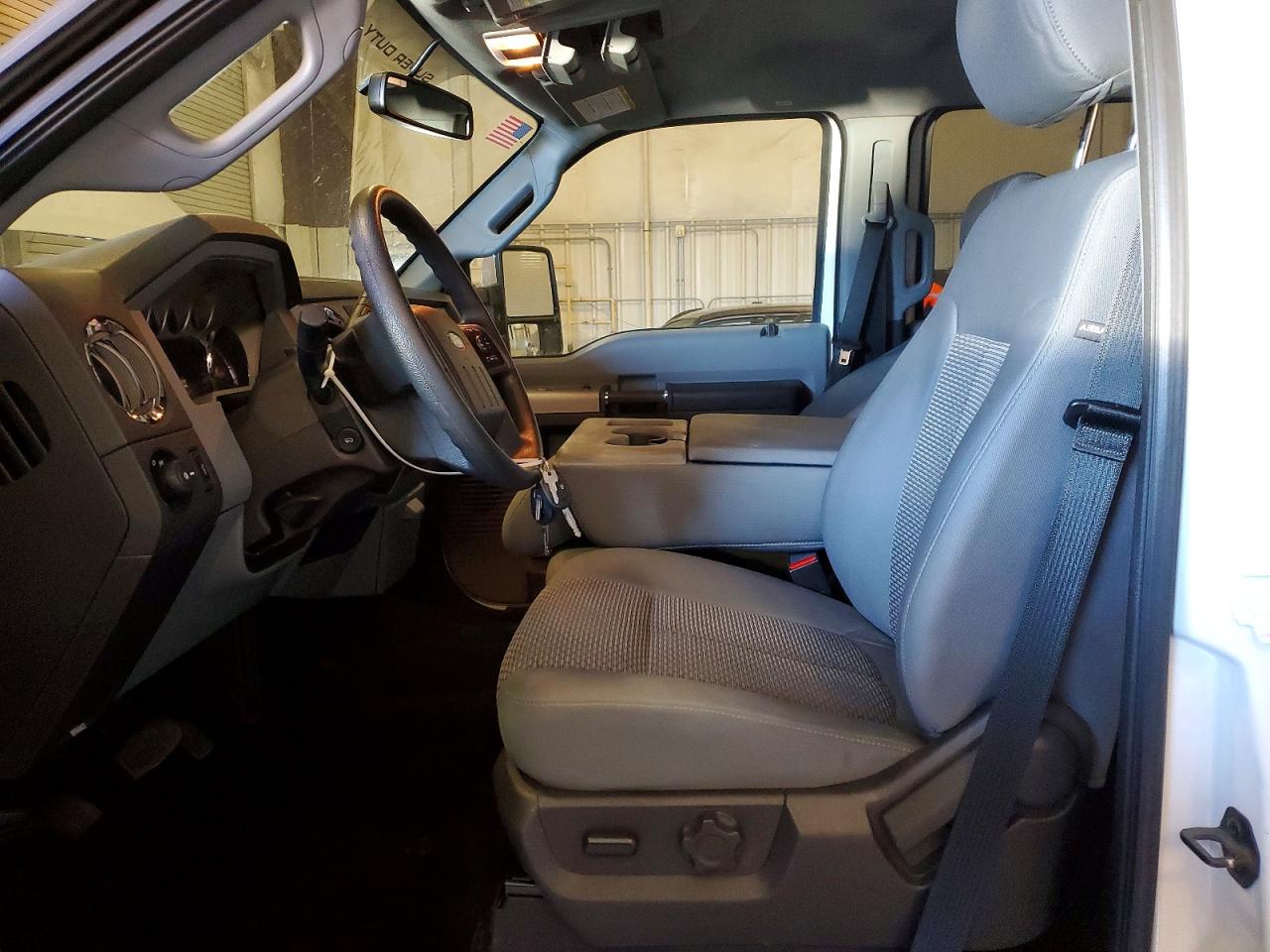 2014 Ford F350 Super Duty White vin: 1FT8W3BT8EEB78534