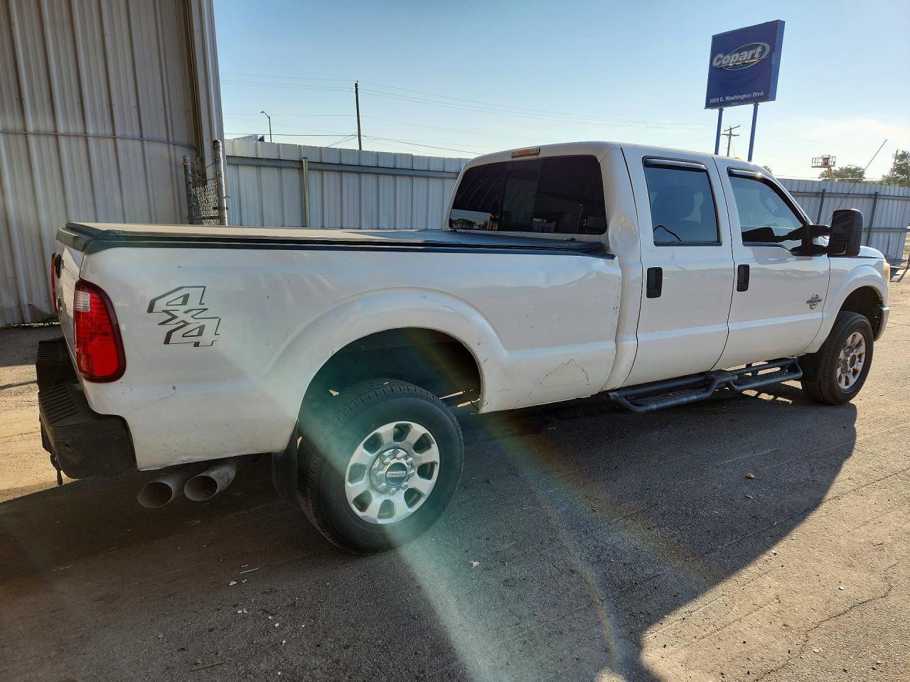 2014 Ford F350 Super Duty White vin: 1FT8W3BT9EEA43109