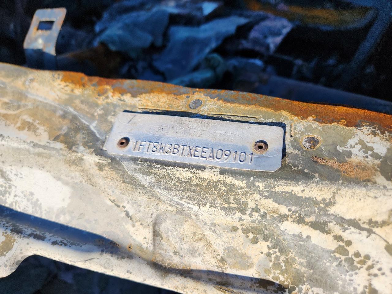 2014 Ford F350 Super Duty Burn vin: 1FT8W3BTXEEA09101