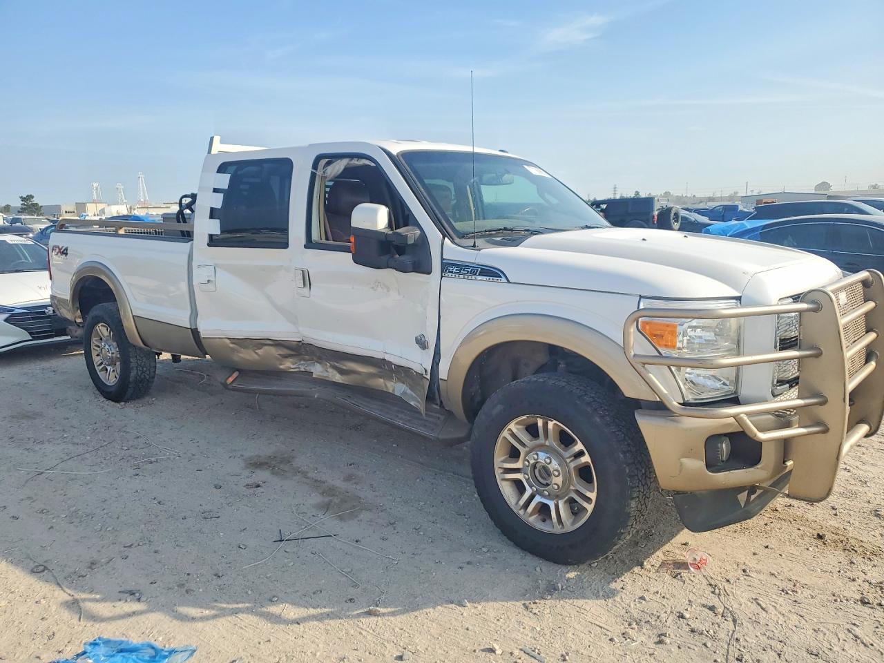 2014 Ford F350 White vin: 1FT8W3BTXEEB24779