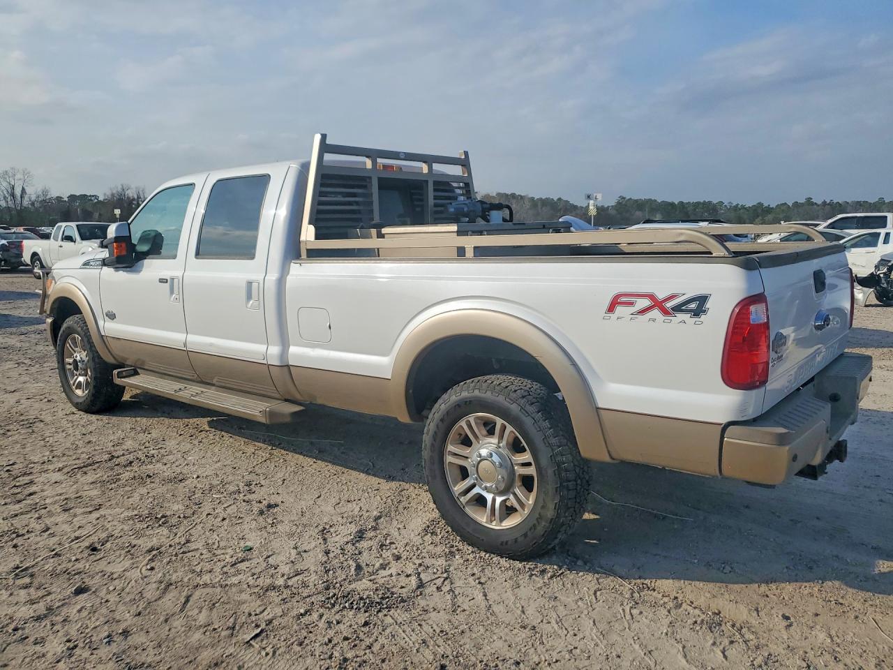 2014 Ford F350 White vin: 1FT8W3BTXEEB24779