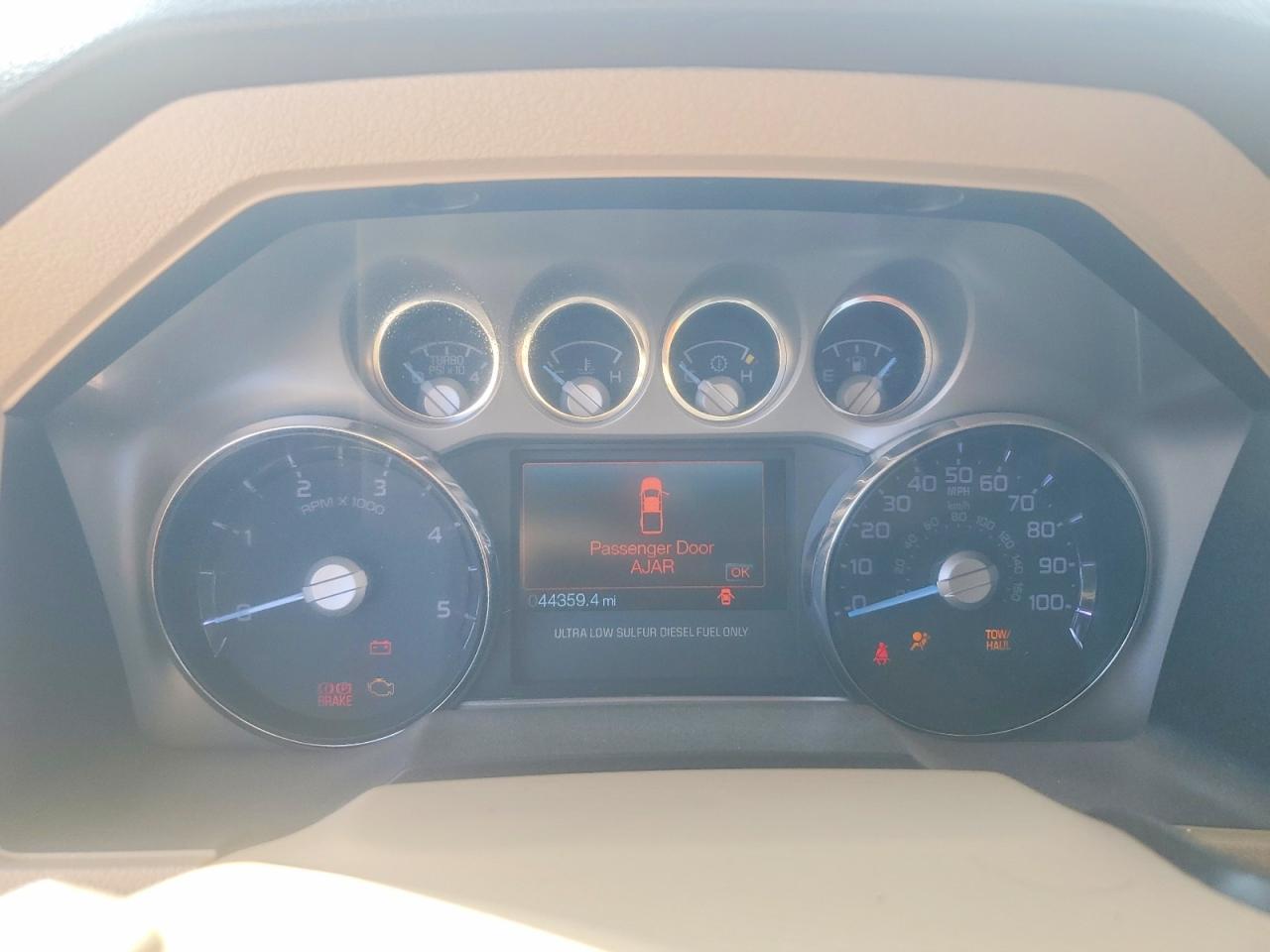 2014 Ford F350 White vin: 1FT8W3BTXEEB24779