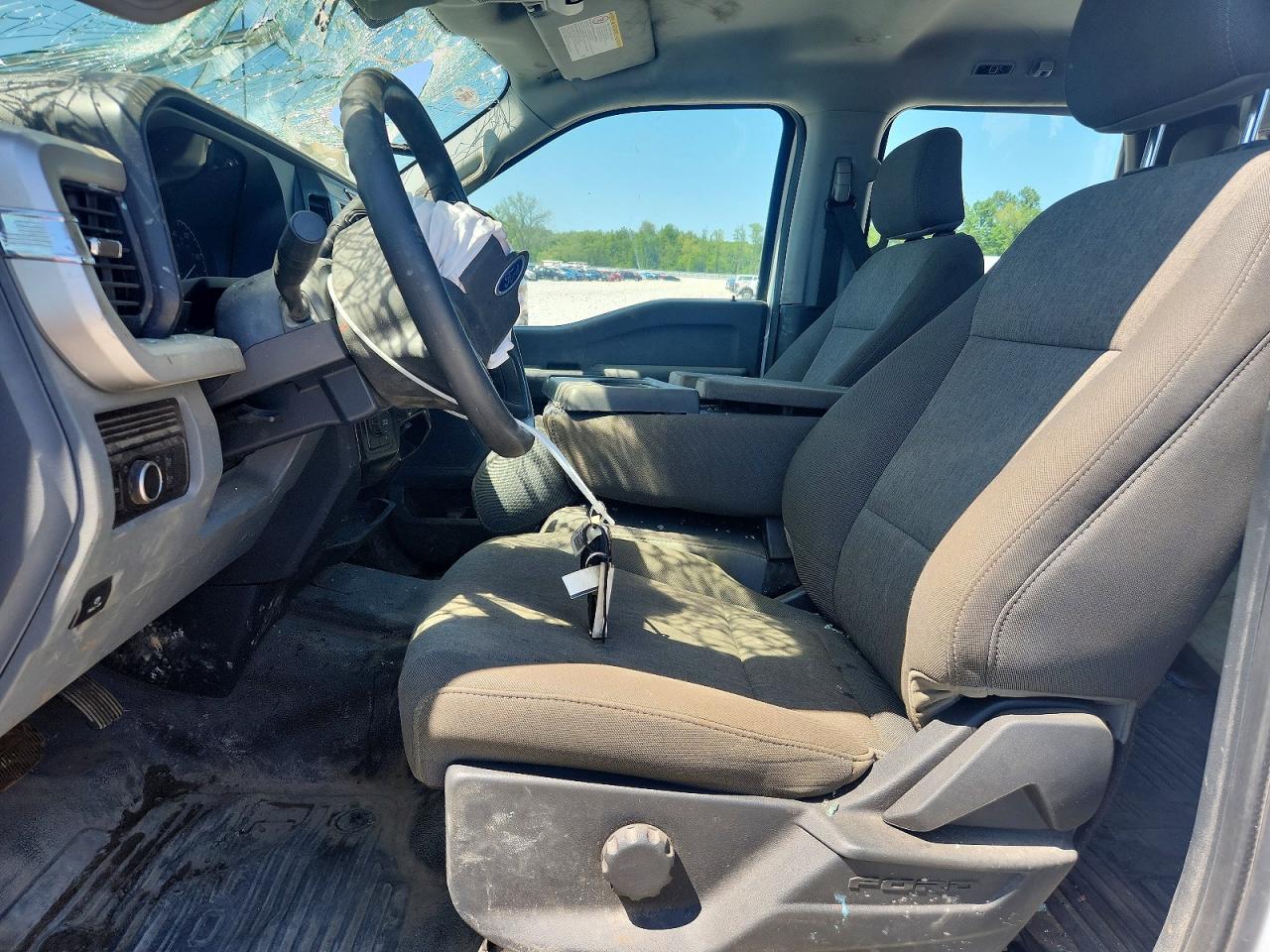 2025 Ford F350 Super Duty White vin: 1FT8W3DA5SED59680