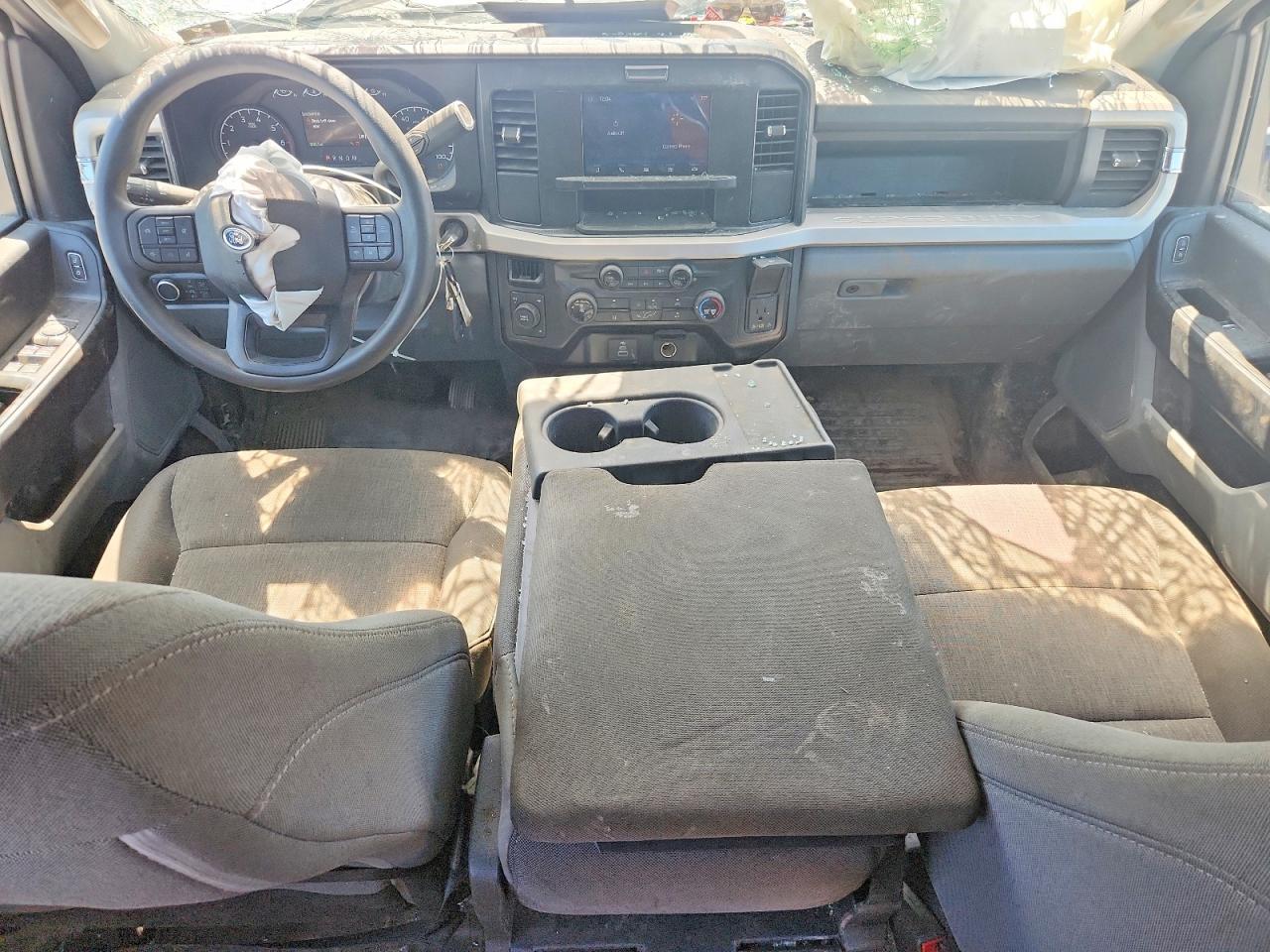 2025 Ford F350 Super Duty White vin: 1FT8W3DA5SED59680