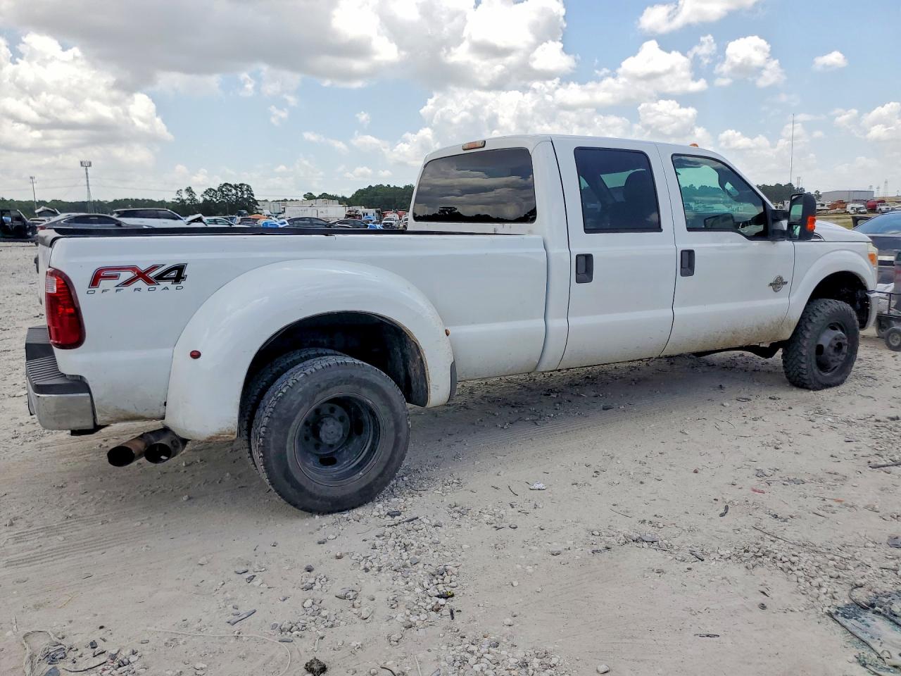 2012 Ford F350 Super Duty White vin: 1FT8W3DT0CEA08923