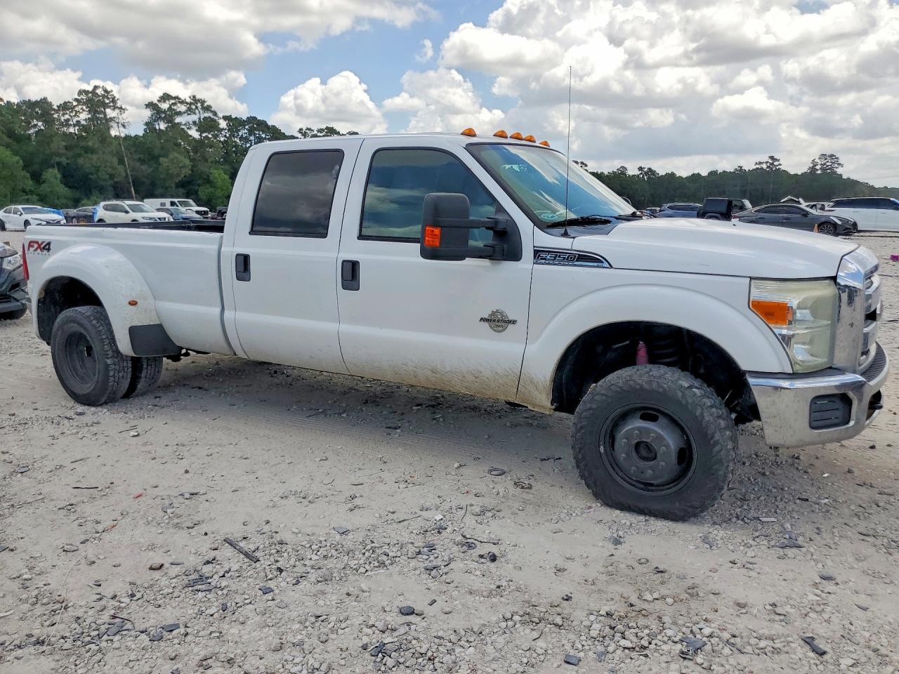 2012 Ford F350 Super Duty White vin: 1FT8W3DT0CEA08923
