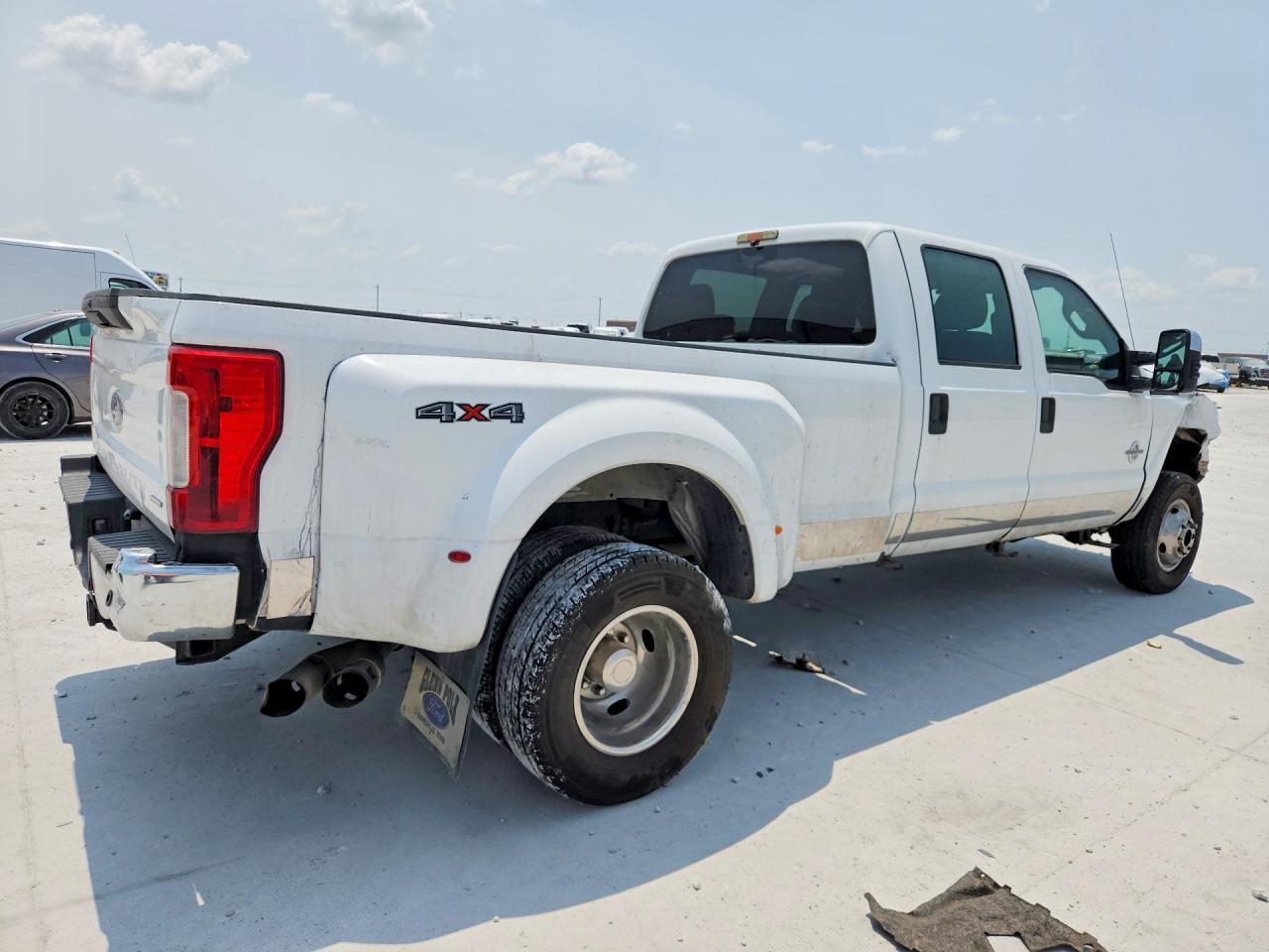 2012 Ford F350 Super Duty White vin: 1FT8W3DT1CEC85113