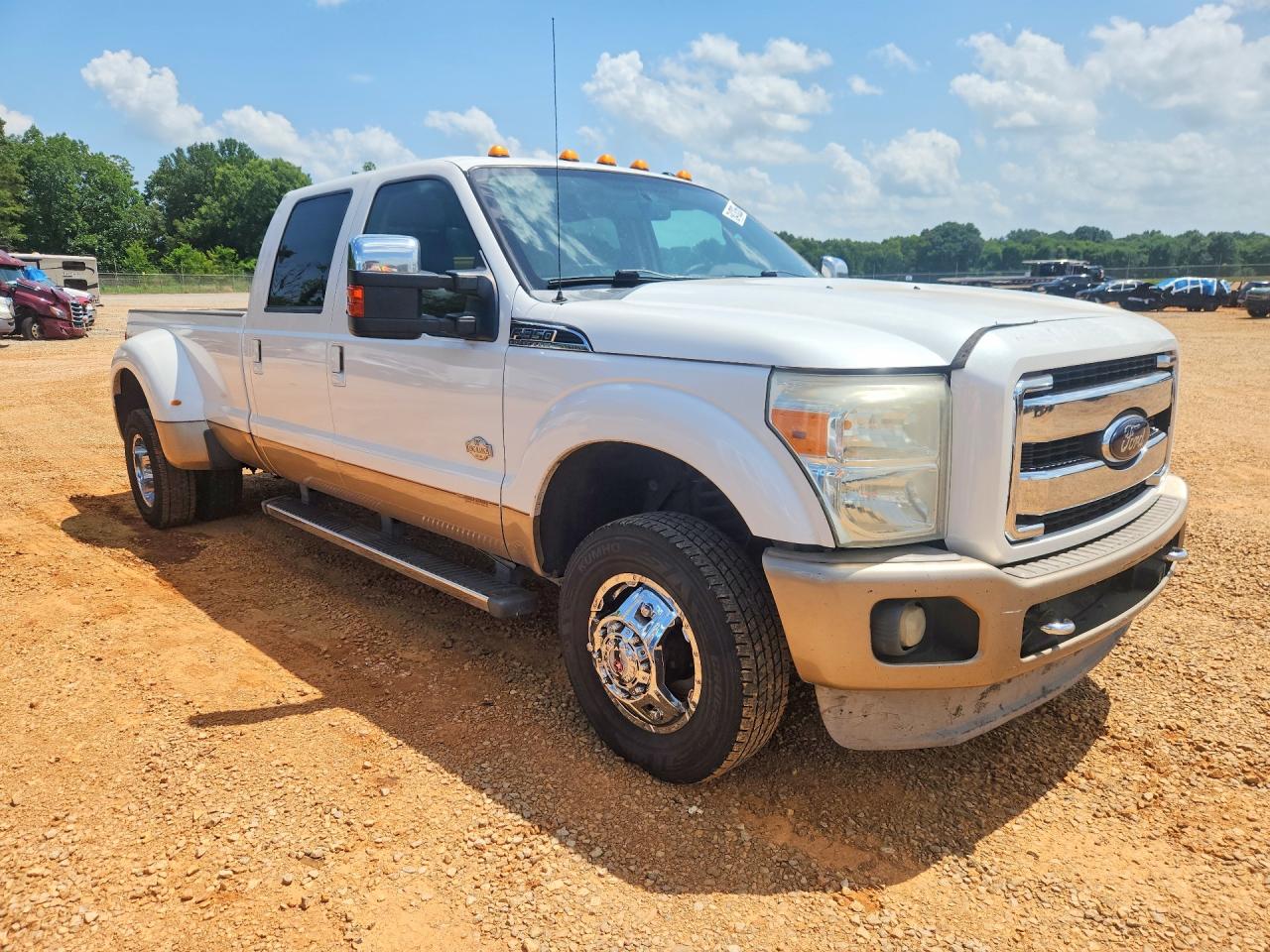 2012 Ford F350 Super Duty White vin: 1FT8W3DT3CEB06974