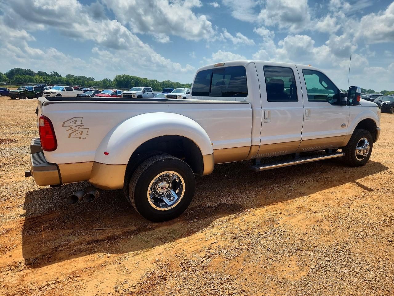 2012 Ford F350 Super Duty White vin: 1FT8W3DT3CEB06974