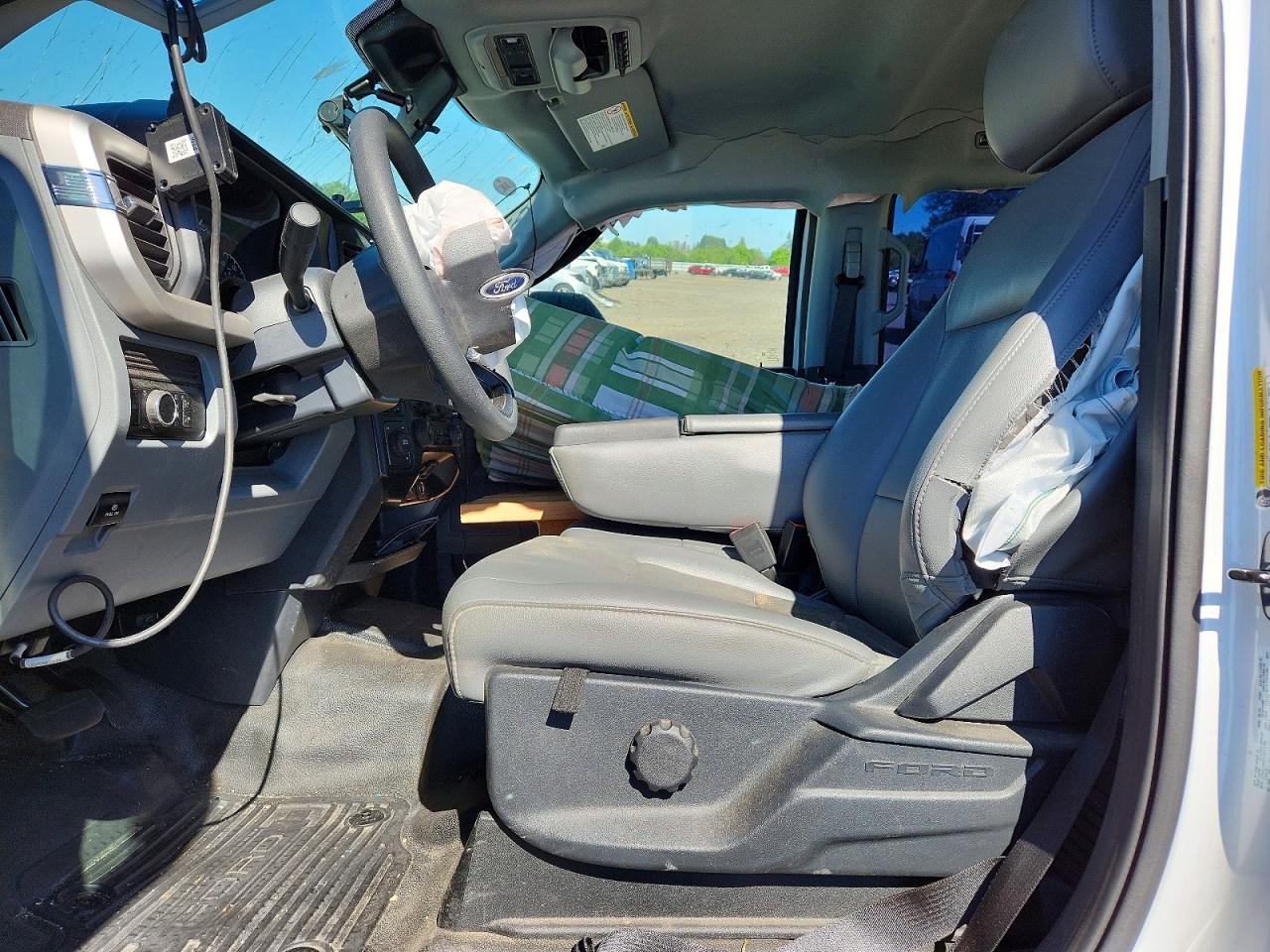 2024 Ford F350 Super Duty White vin: 1FT8W3DT3REF35606