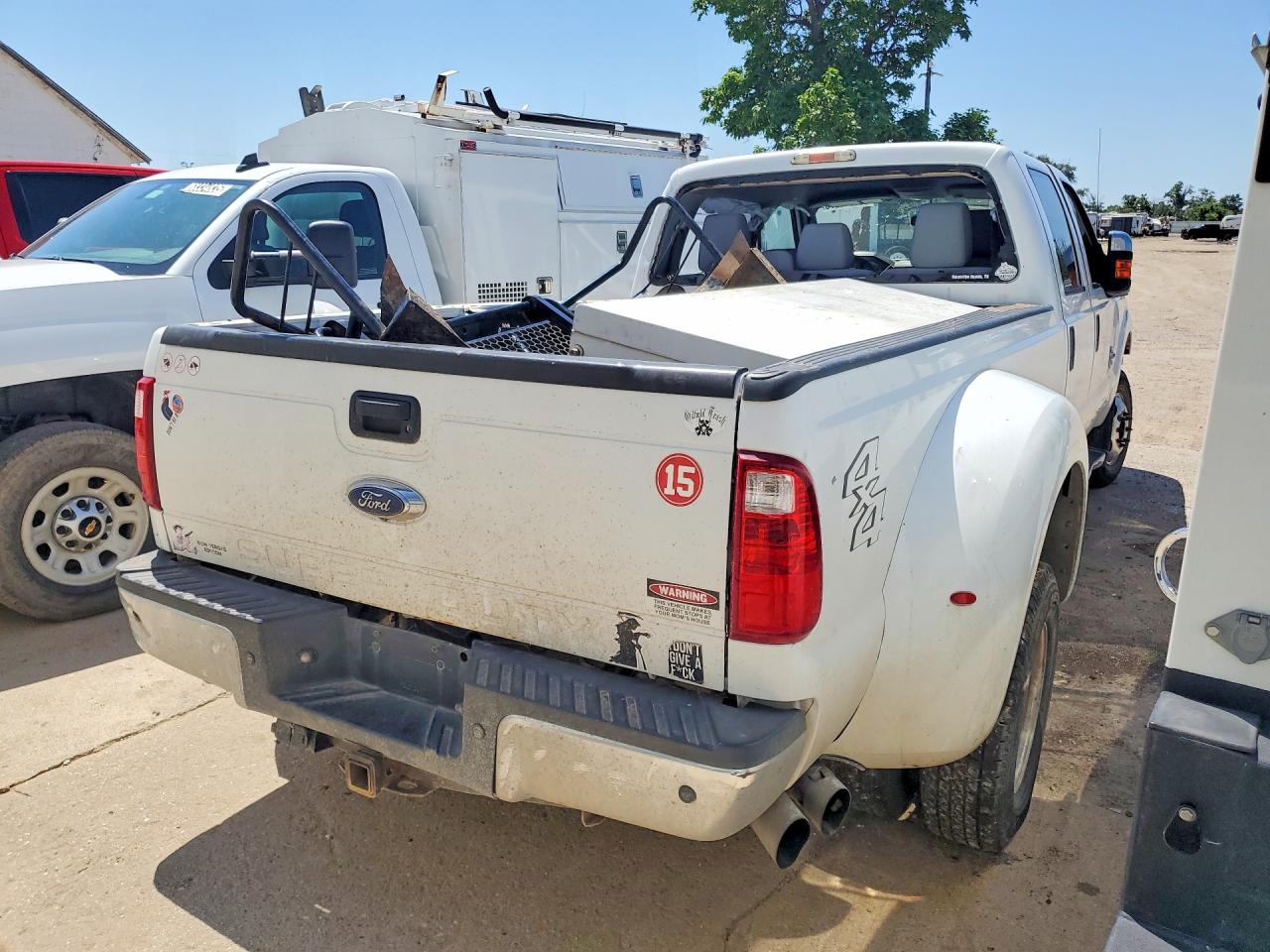 2015 Ford F350 Super Duty White vin: 1FT8W3DT4FEB87570