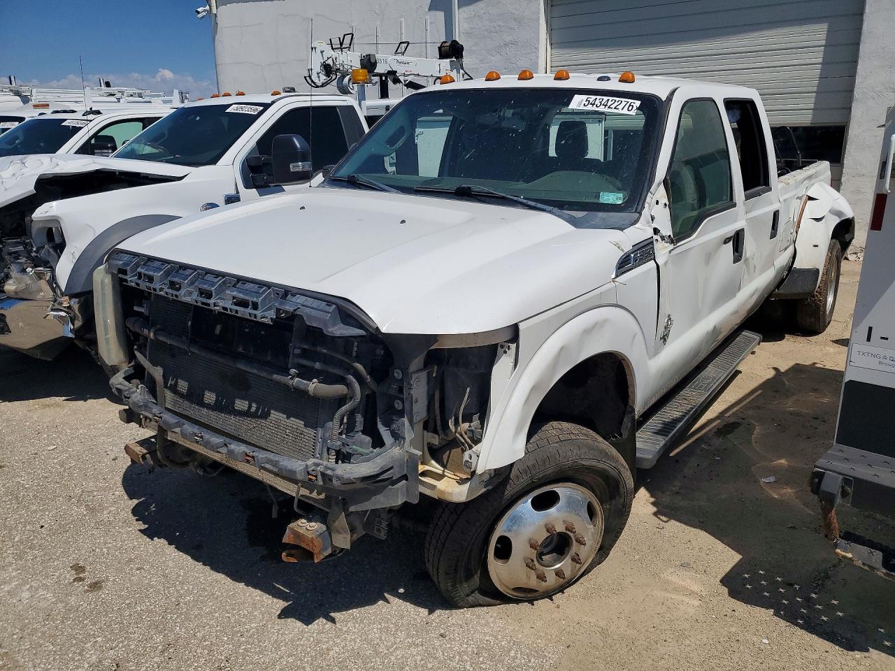 2015 Ford F350 Super Duty White vin: 1FT8W3DT4FEB87570