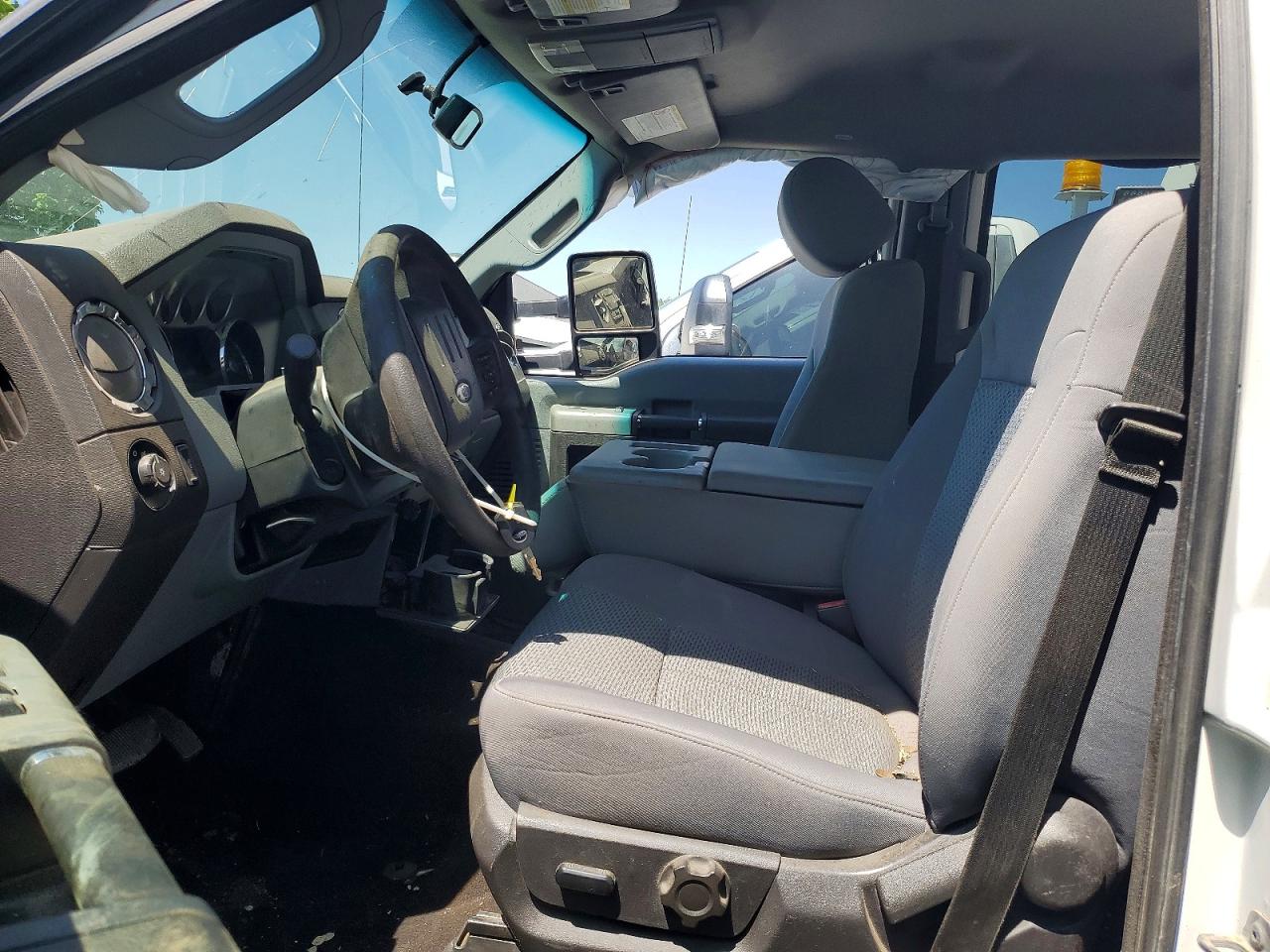 2015 Ford F350 Super Duty White vin: 1FT8W3DT4FEB87570