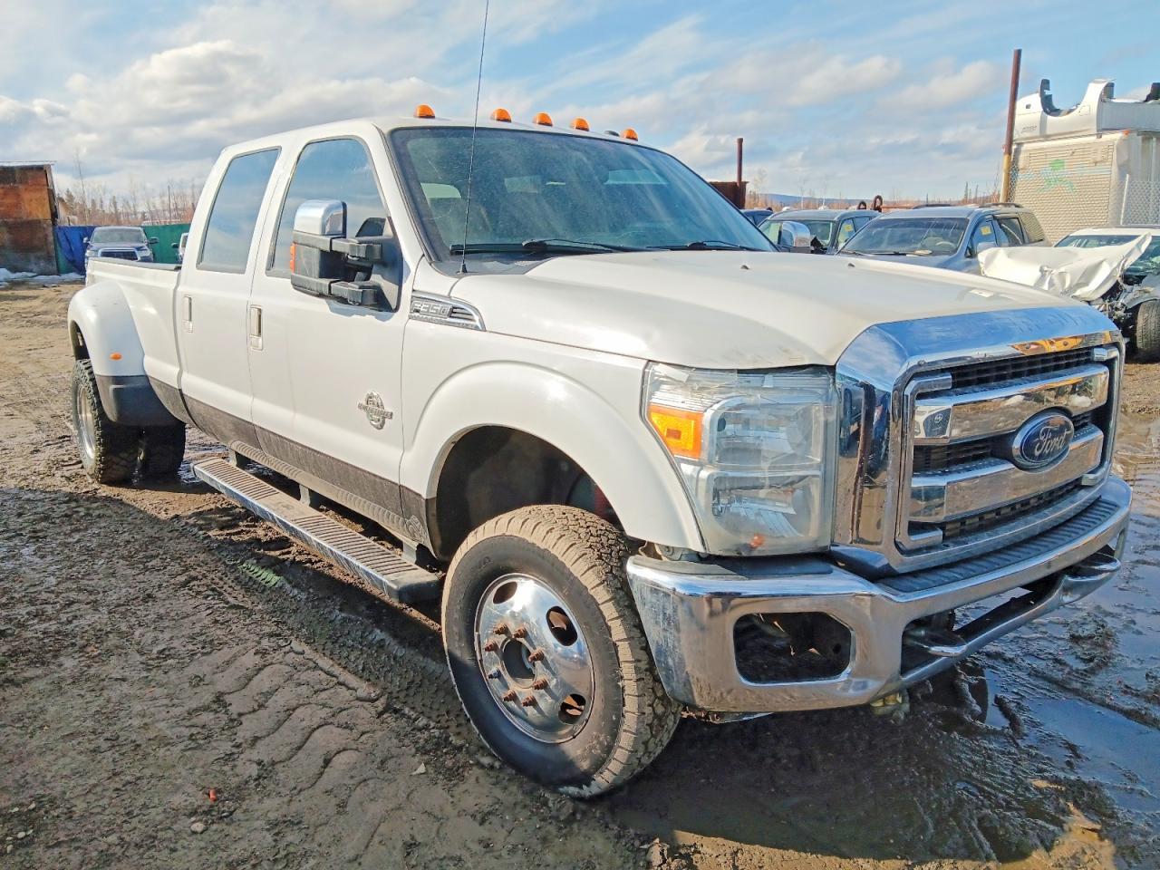 2015 Ford F350 Super Duty White vin: 1FT8W3DT5FEB76559