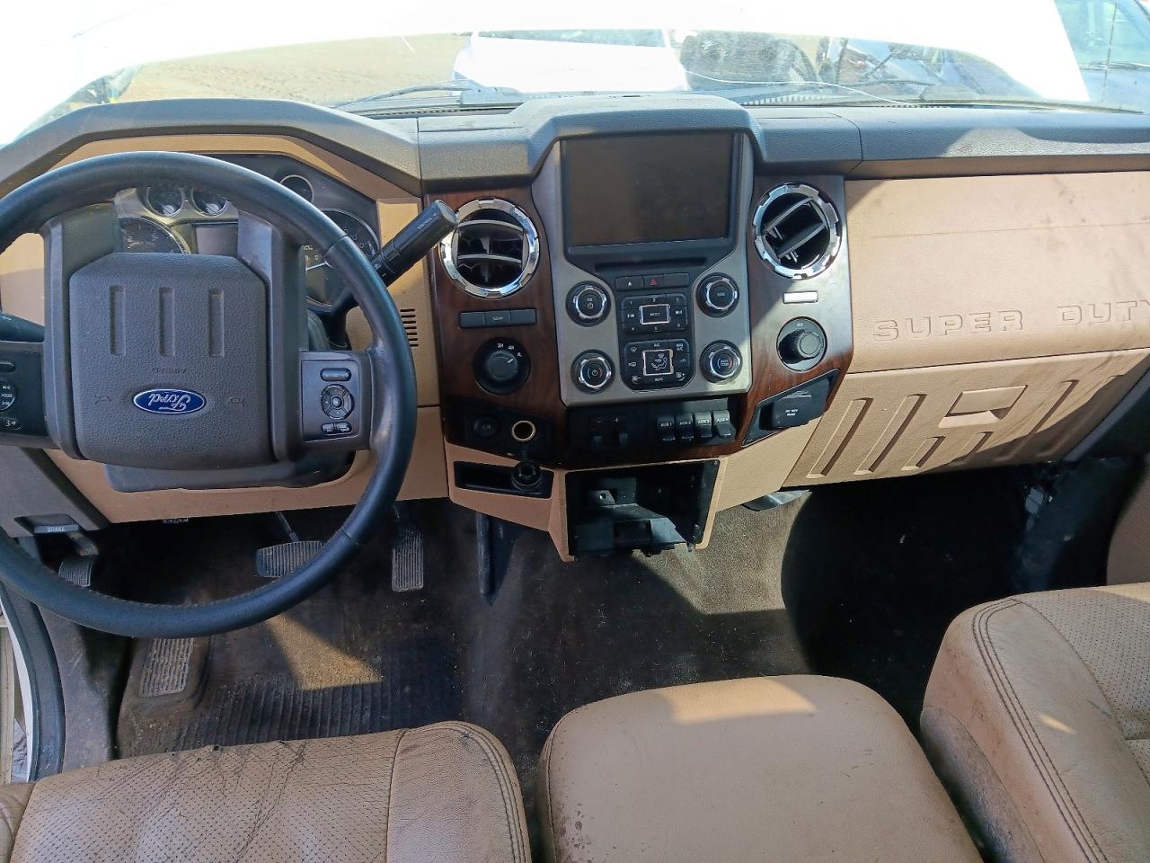 2015 Ford F350 Super Duty White vin: 1FT8W3DT5FEB76559