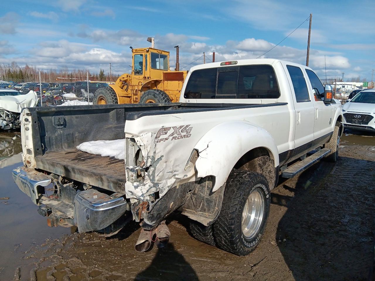 2015 Ford F350 Super Duty White vin: 1FT8W3DT5FEB76559