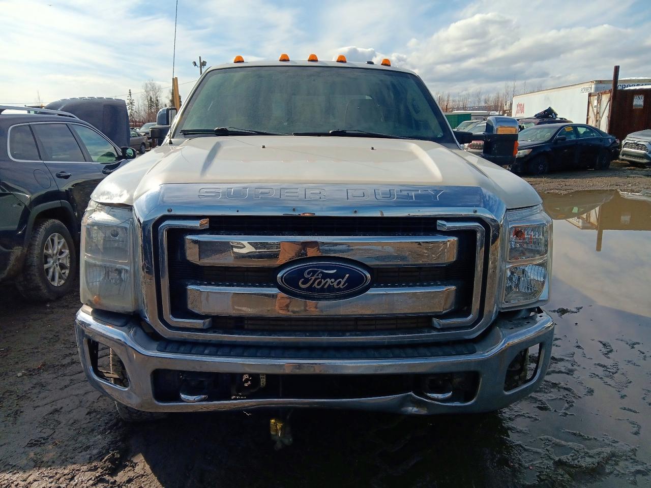 2015 Ford F350 Super Duty White vin: 1FT8W3DT5FEB76559