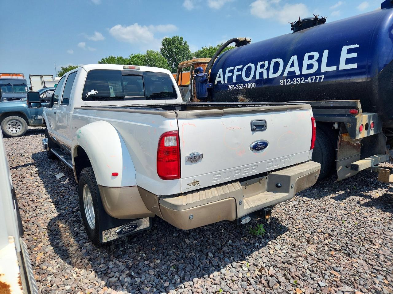 2011 Ford F350 Super Duty White vin: 1FT8W3DT7BEB24490