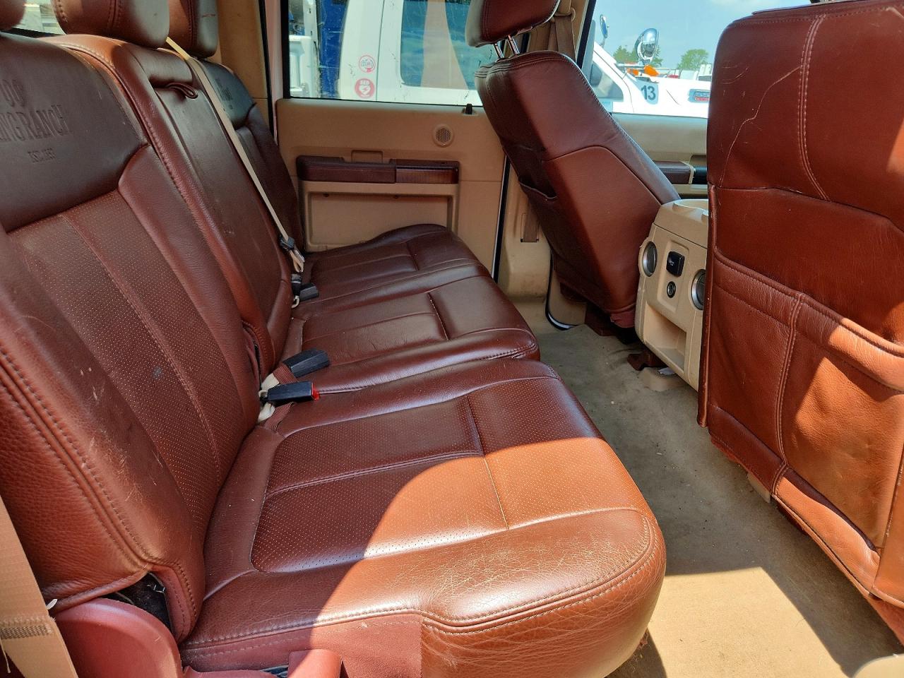 2011 Ford F350 Super Duty White vin: 1FT8W3DT7BEB24490