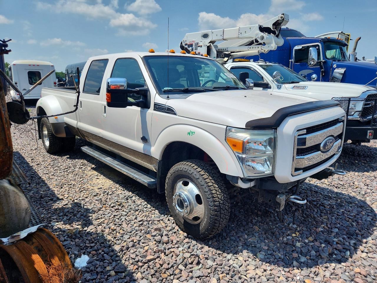 2011 Ford F350 Super Duty White vin: 1FT8W3DT7BEB24490
