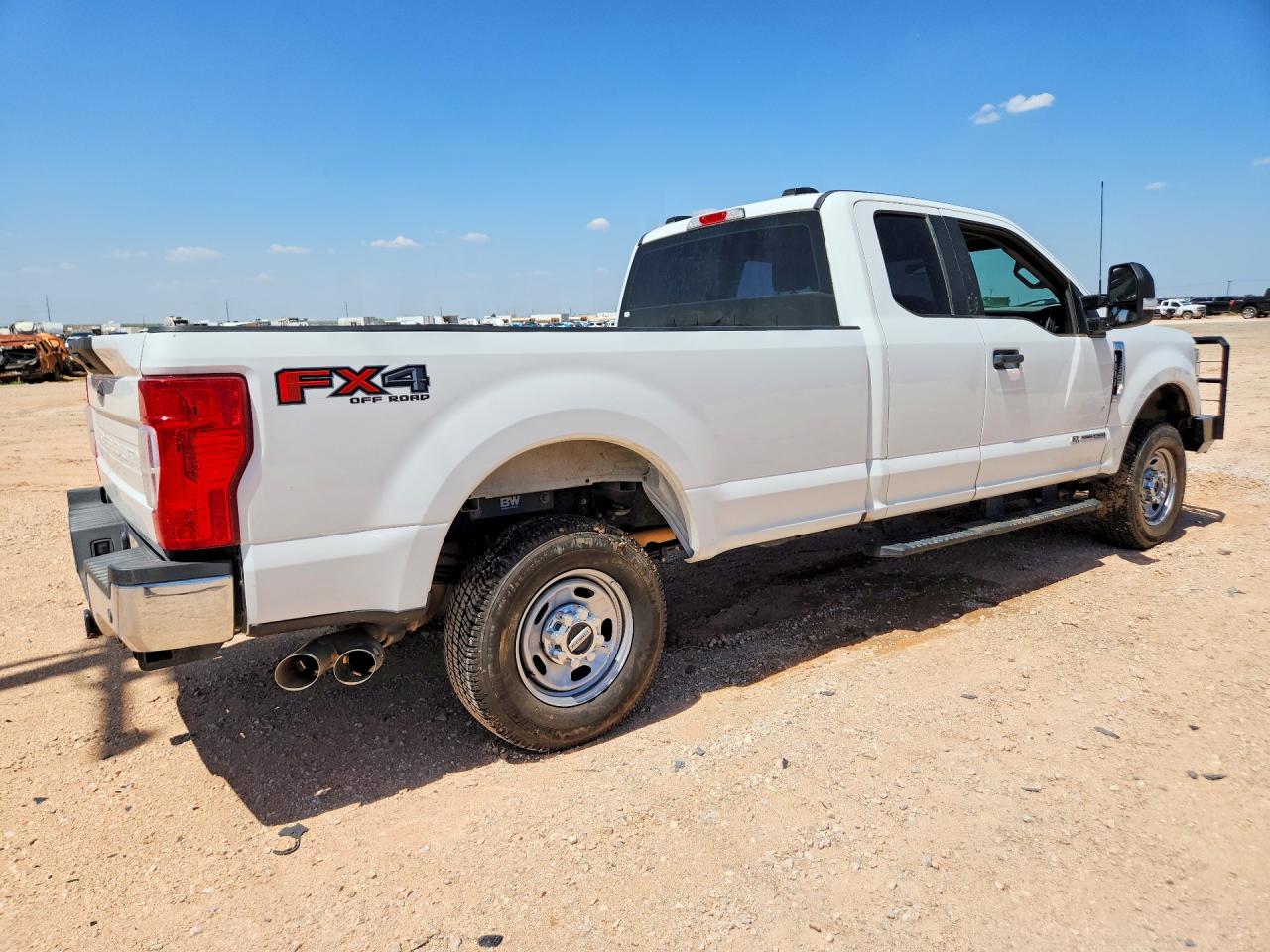 2022 Ford F250 Super Duty White vin: 1FT8X2BT9NEC37579