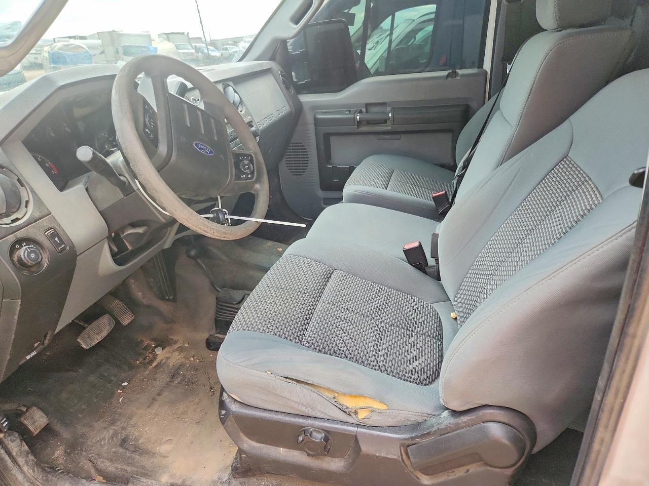 2014 Ford F350 Super Duty White vin: 1FT8X3B63EEB12562